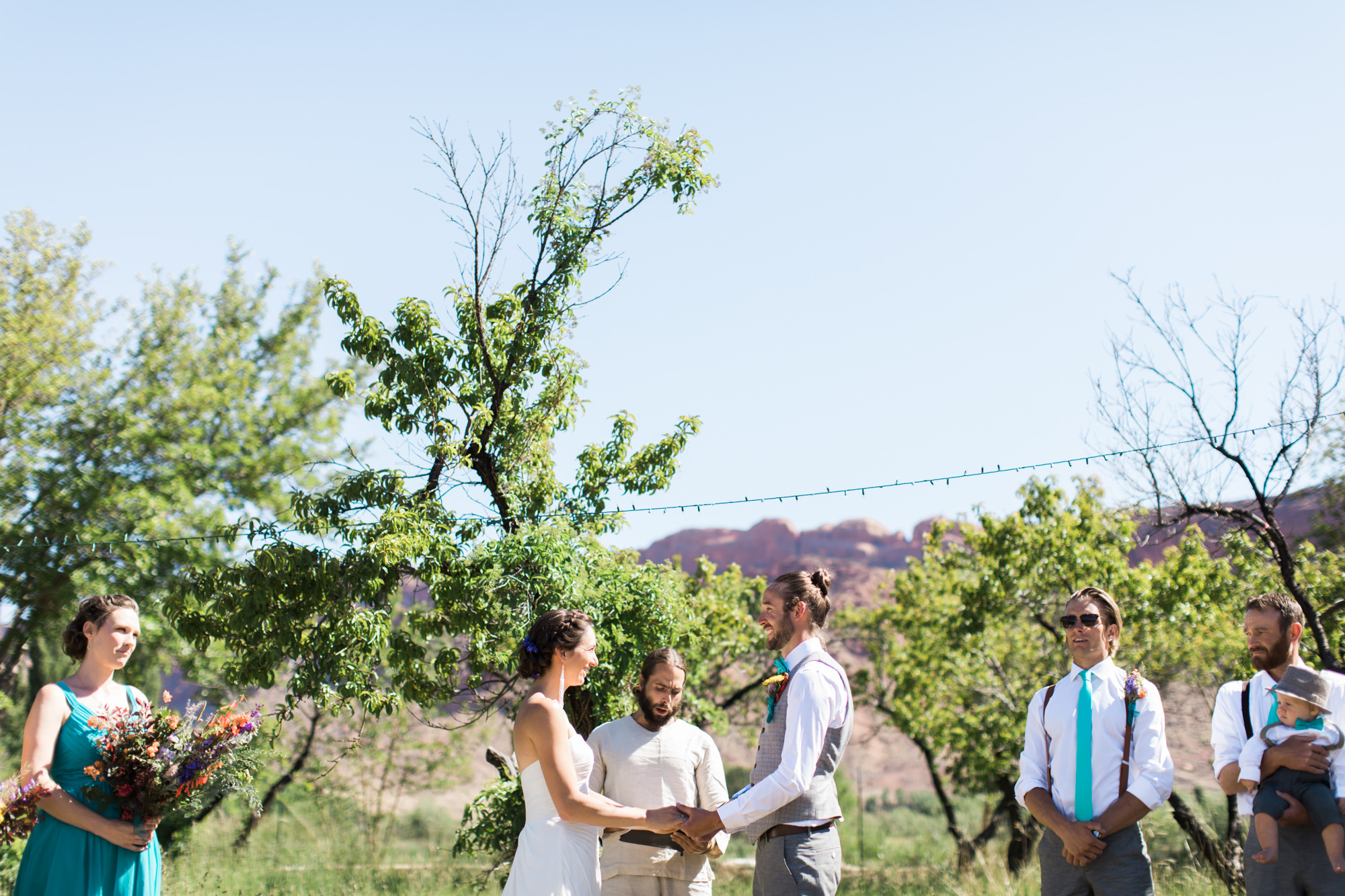 backyard wedding in Moab, Utah | Adventure Wedding Photography | www.thehearnes.com