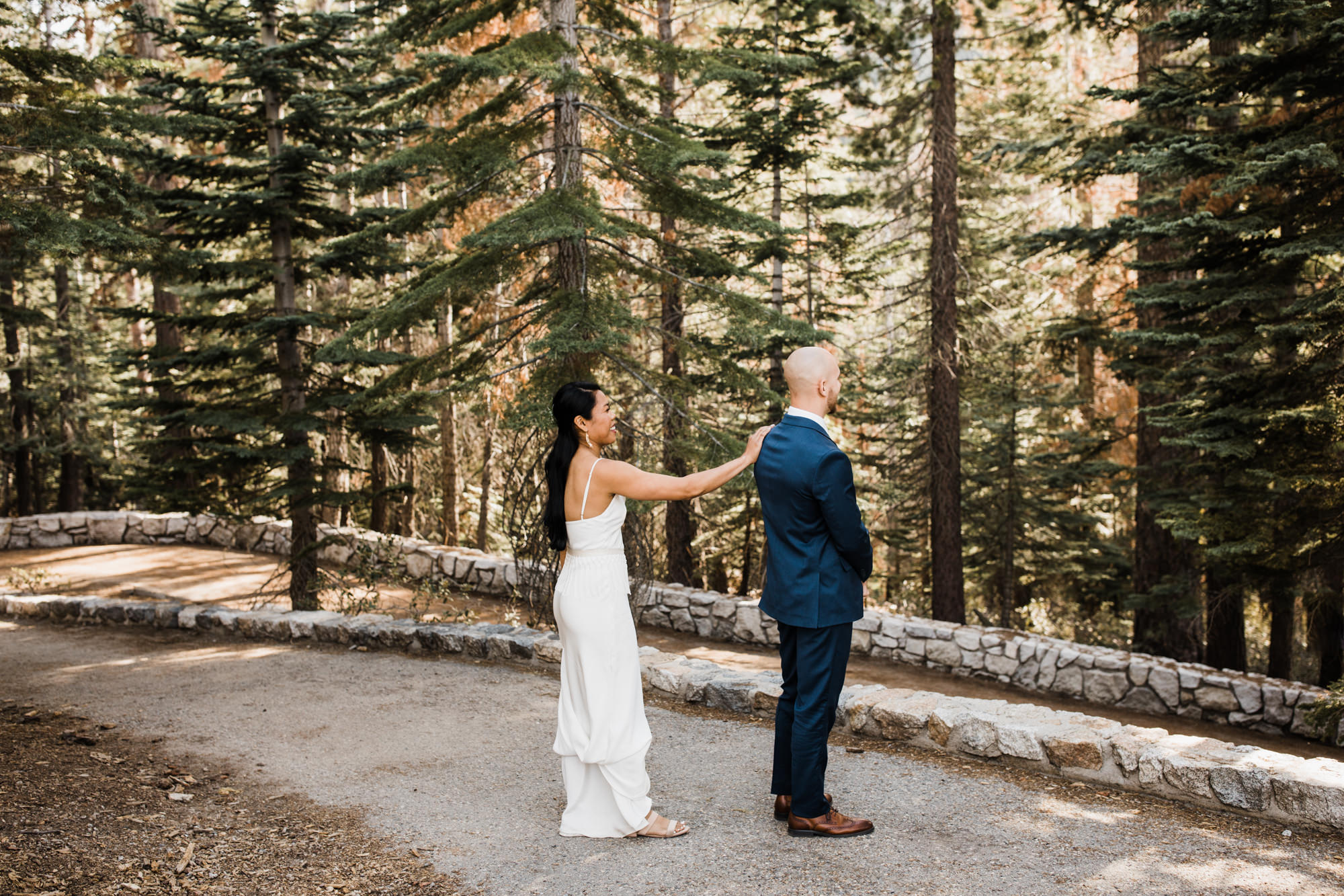 Intimate wedding in Yosemite national park | Glacier Point First look | Portraits at Taft Point | Traveling adventure elopement photographer