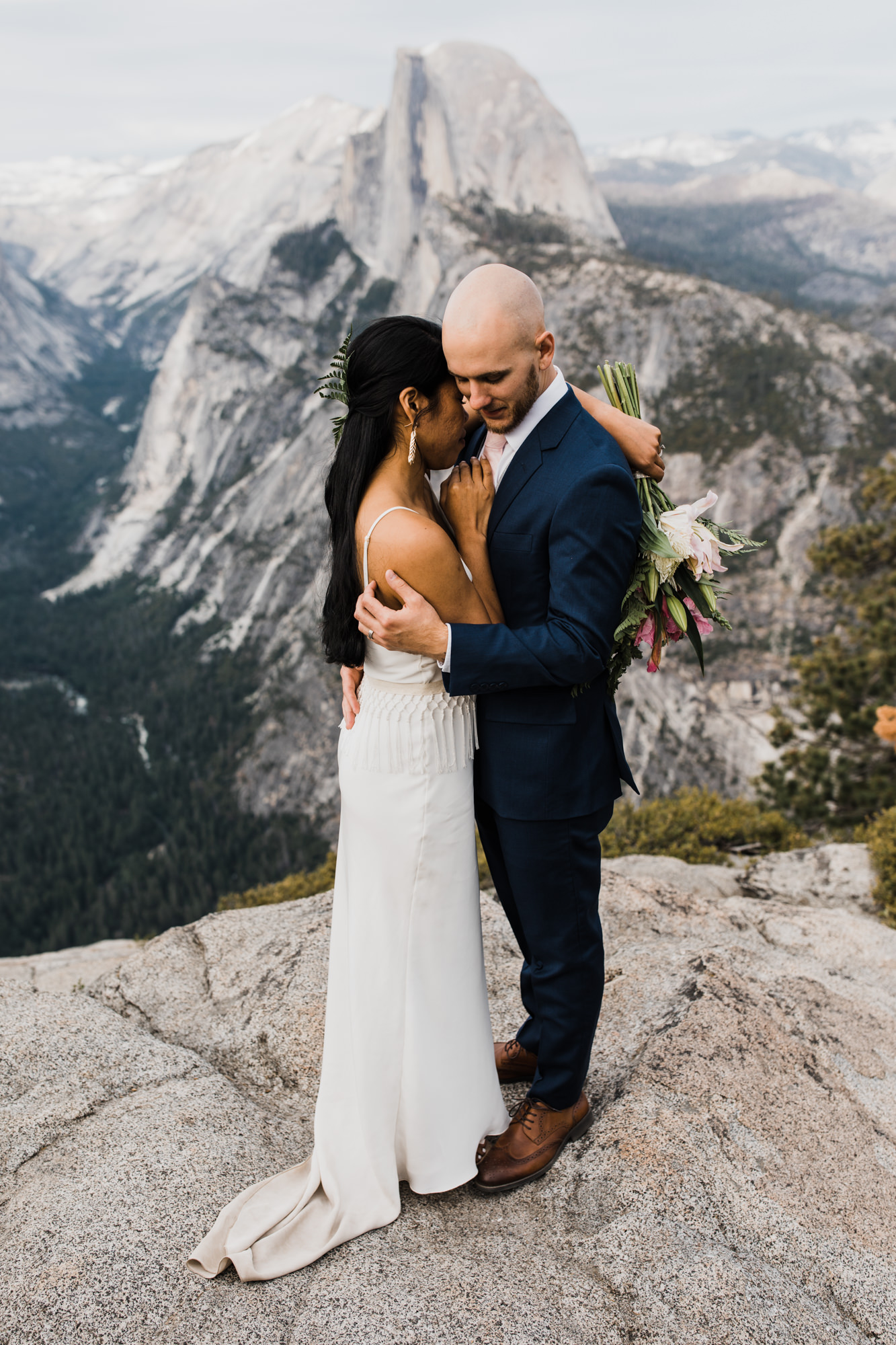 Intimate wedding in Yosemite national park | Glacier Point First look | Portraits at Taft Point | Traveling adventure elopement photographer