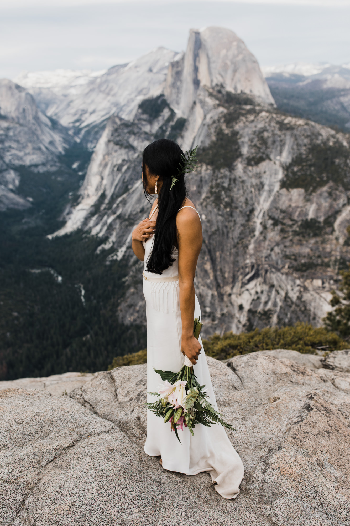 Intimate wedding in Yosemite national park | Glacier Point First look | Portraits at Taft Point | Traveling adventure elopement photographer