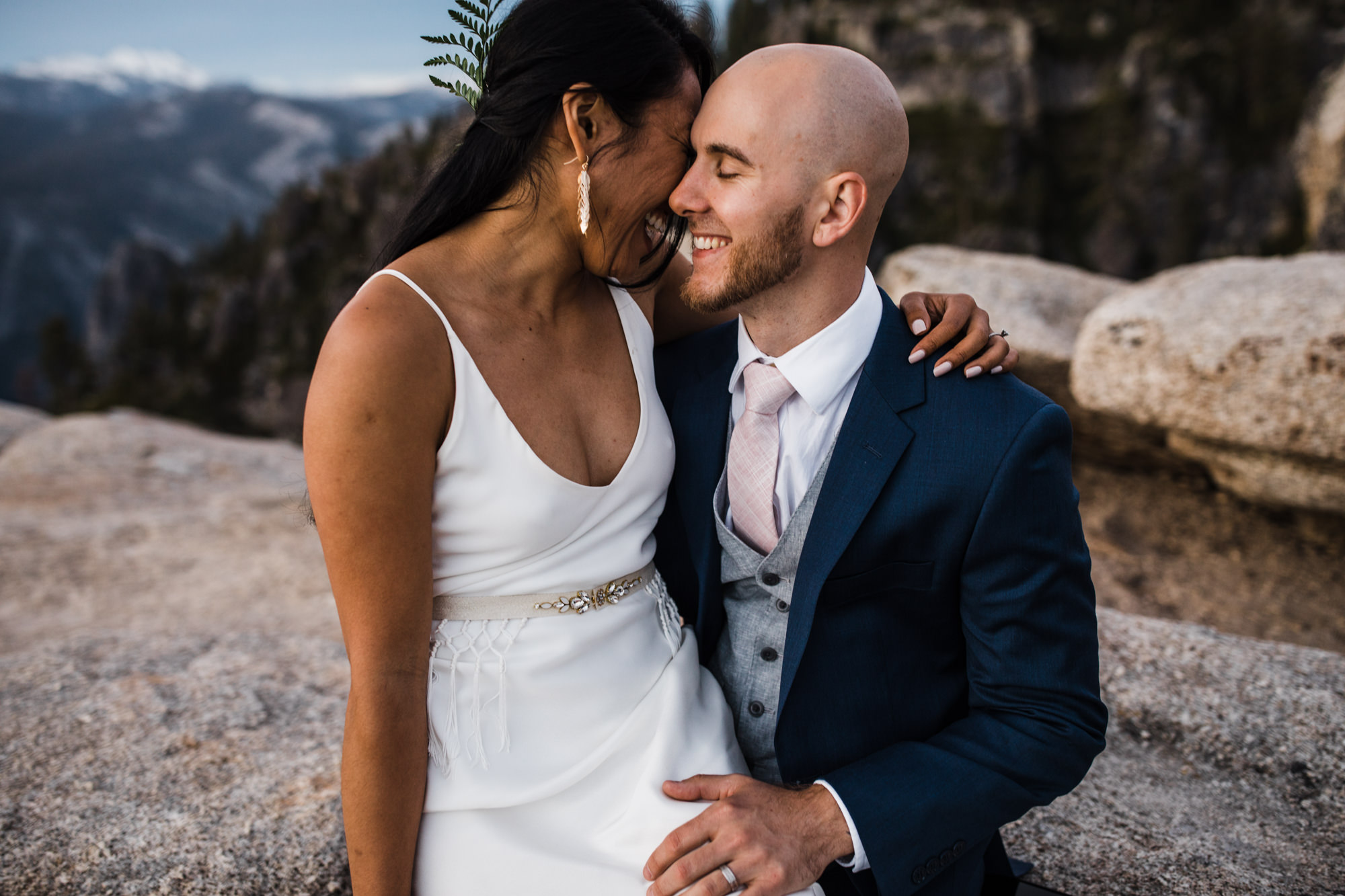 Intimate wedding in Yosemite national park | Glacier Point First look | Portraits at Taft Point | Traveling adventure elopement photographer