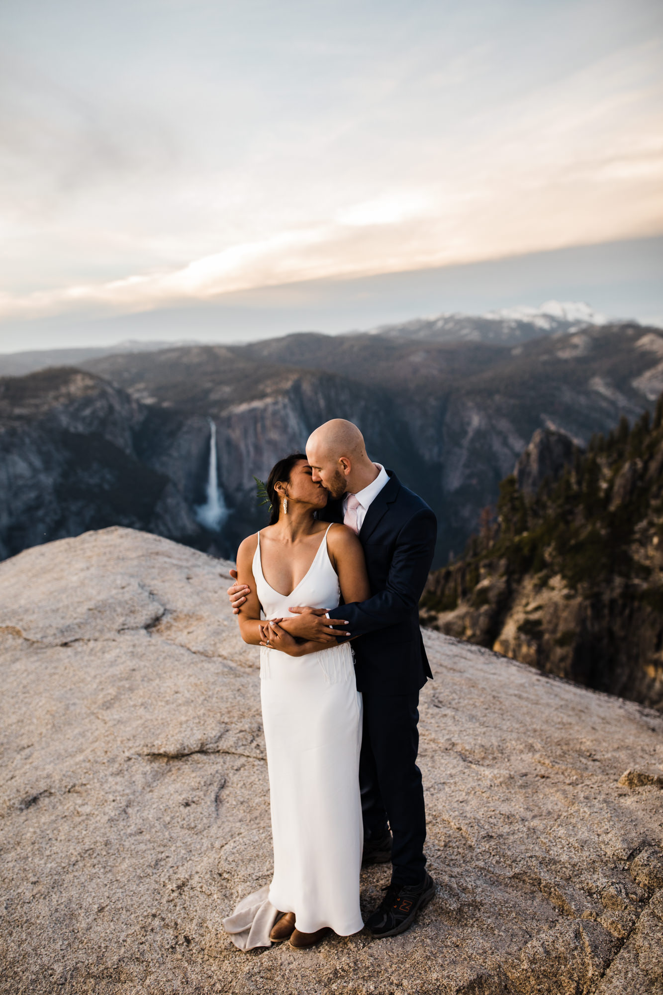 Intimate wedding in Yosemite national park | Glacier Point First look | Portraits at Taft Point | Traveling adventure elopement photographer