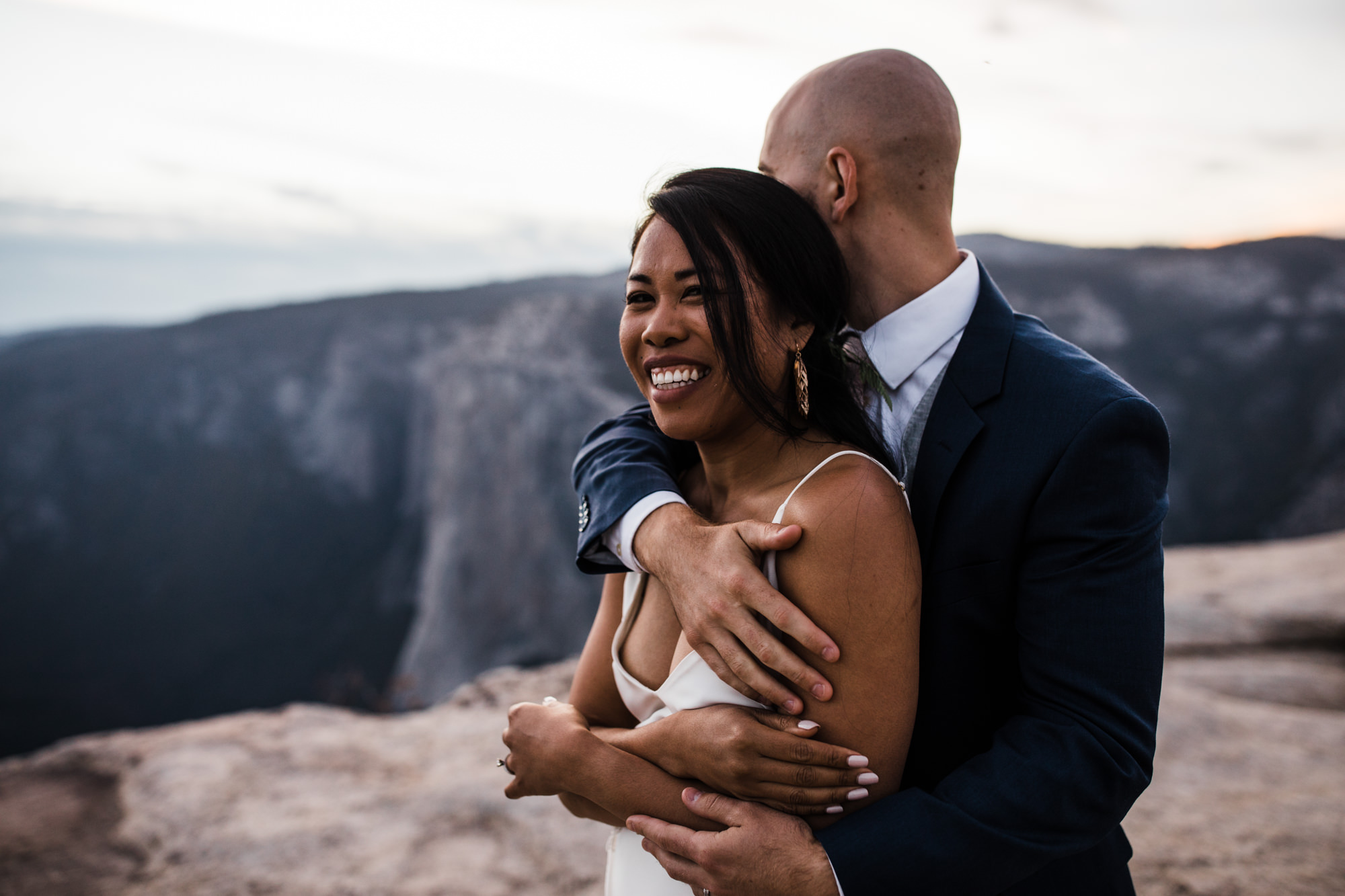 Intimate wedding in Yosemite national park | Glacier Point First look | Portraits at Taft Point | Traveling adventure elopement photographer