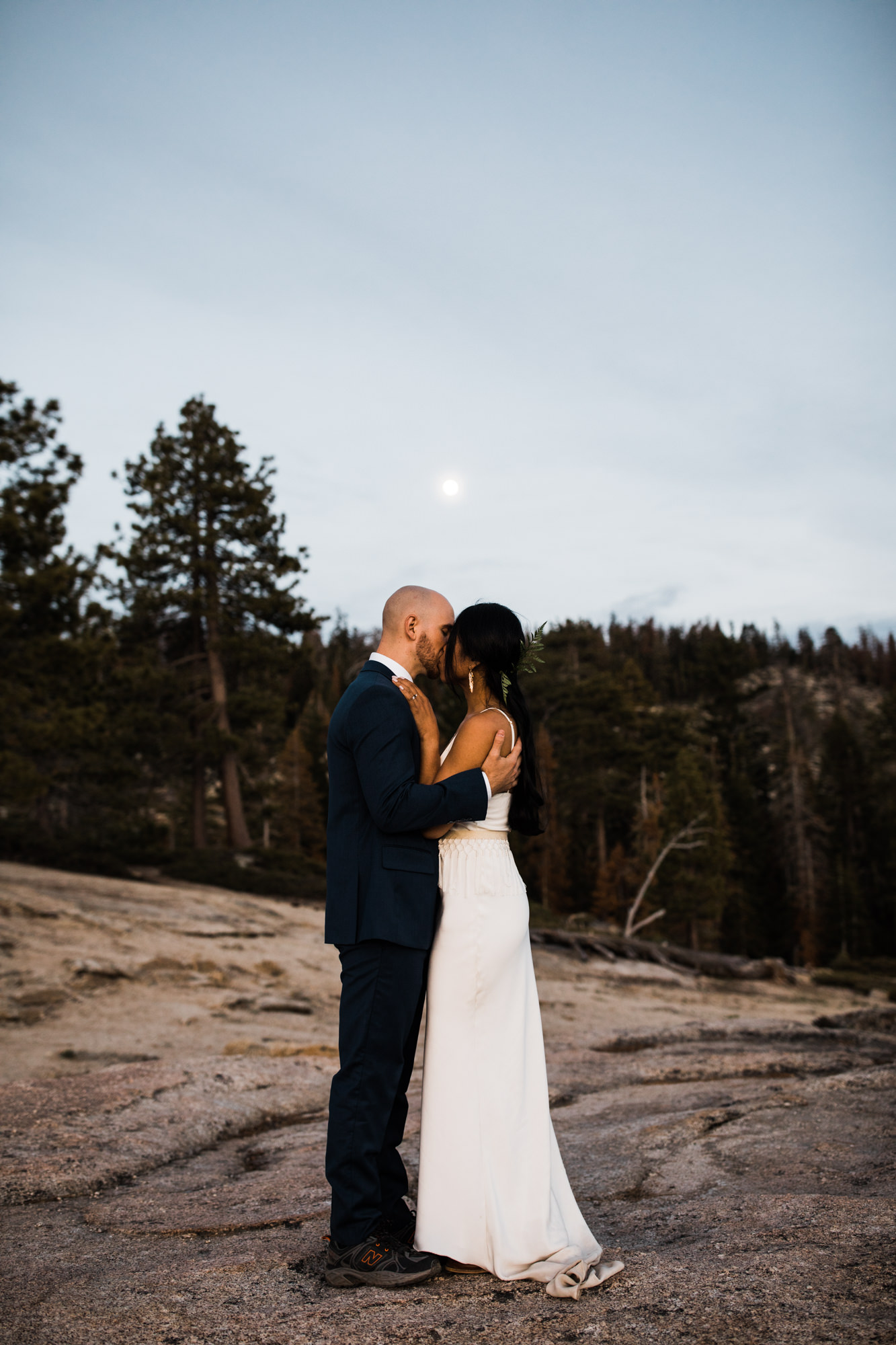 Intimate wedding in Yosemite national park | Glacier Point First look | Portraits at Taft Point | Traveling adventure elopement photographer