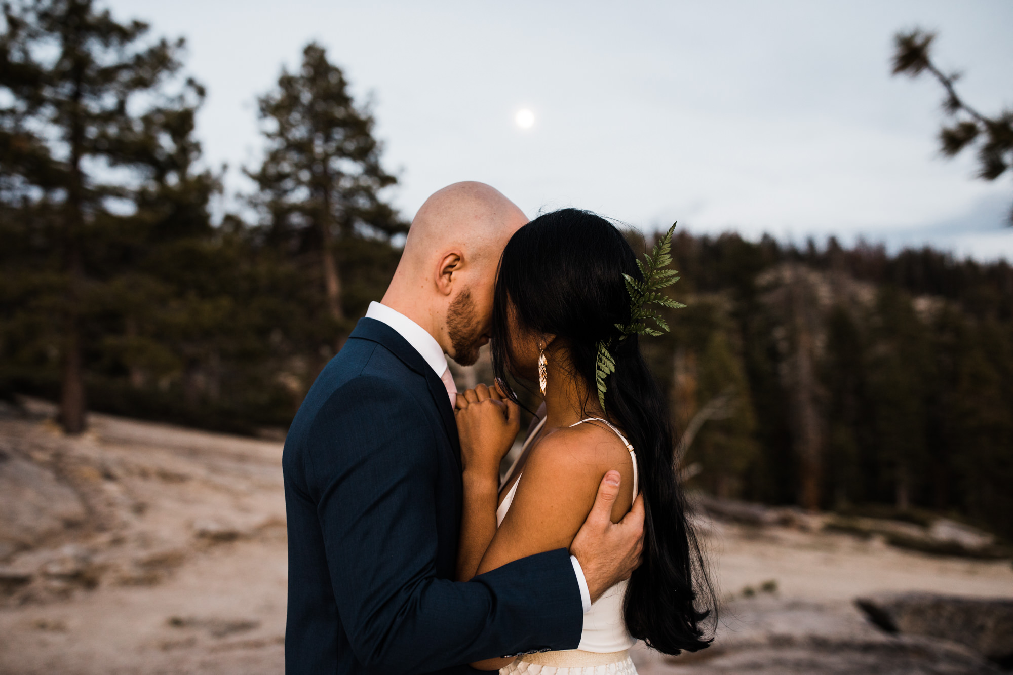 Intimate wedding in Yosemite national park | Glacier Point First look | Portraits at Taft Point | Traveling adventure elopement photographer