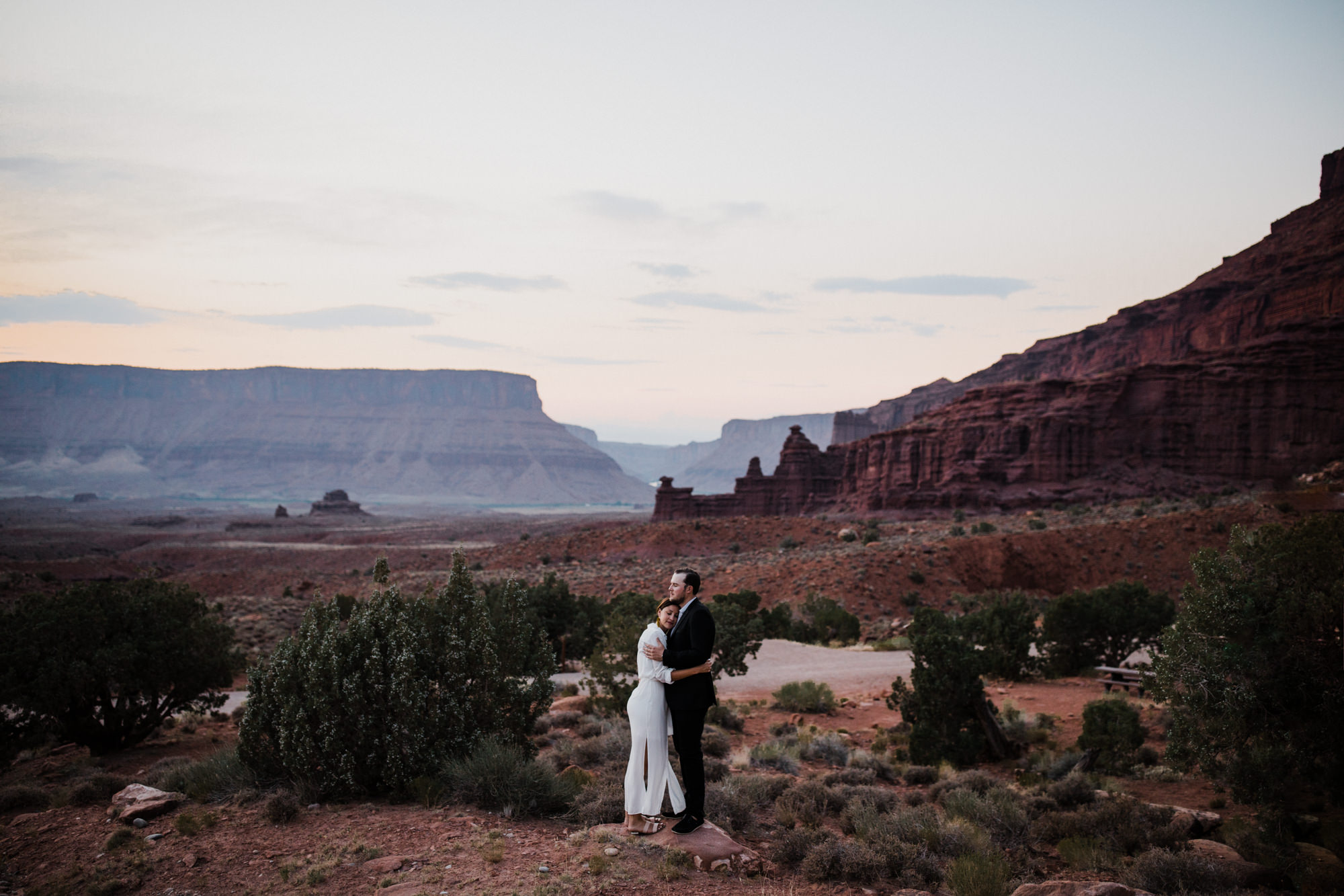 adventurous desert engagement session | moab, utah wedding photographer | www.thehearnes.com | the hearnes adventure photography