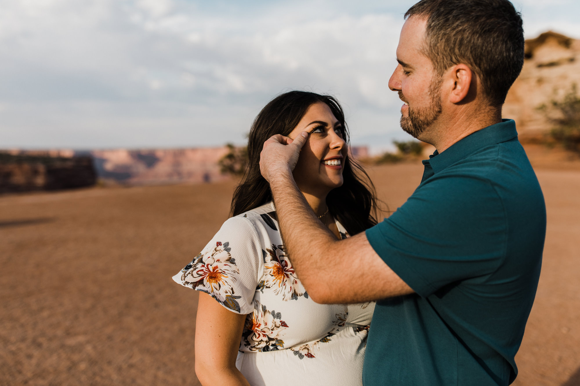 adventurous desert maternity session | canyonlands national park | moab, utah wedding photographer | www.thehearnes.com | the hearnes adventure photography