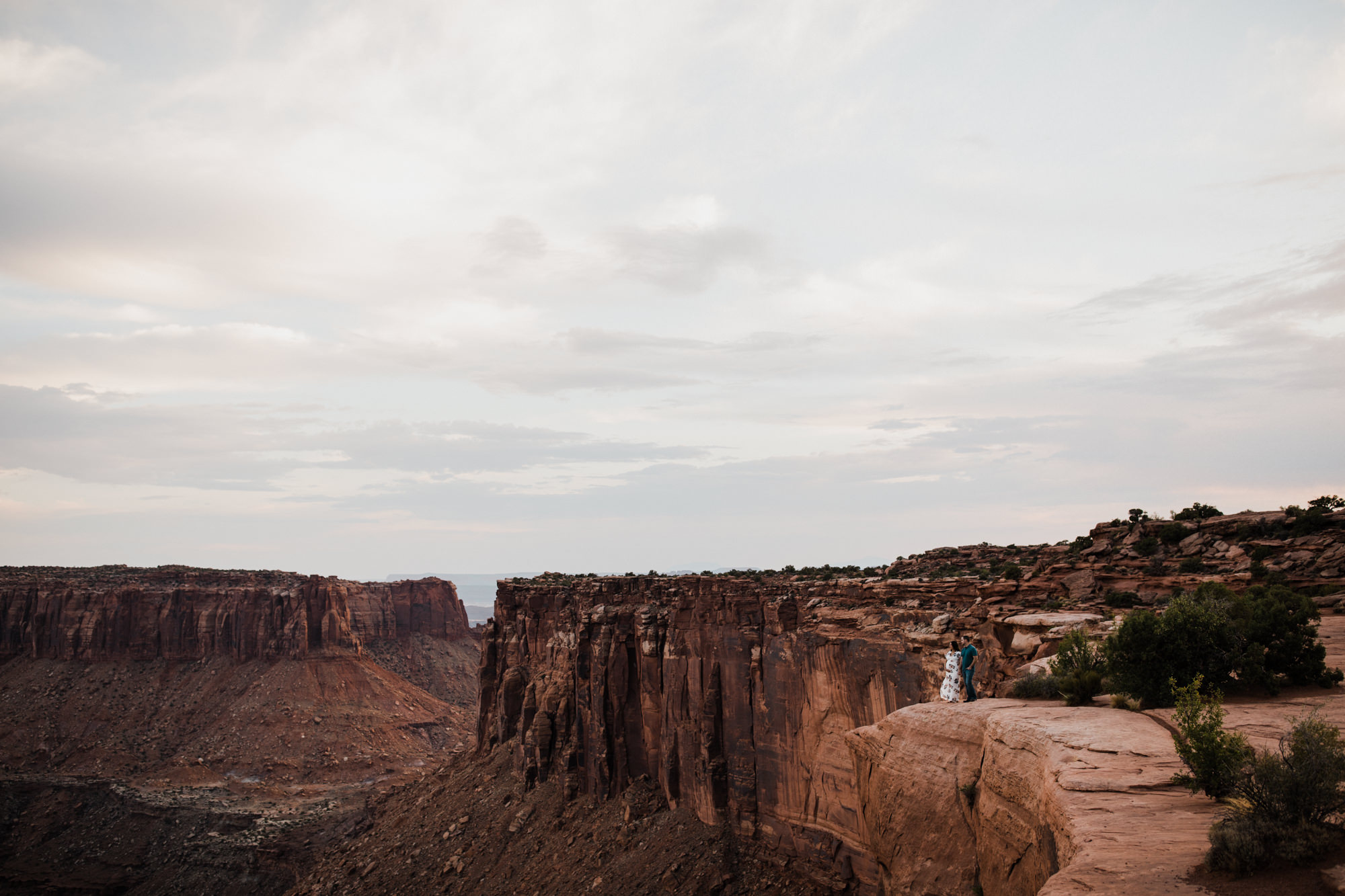 adventurous desert maternity session | canyonlands national park | moab, utah wedding photographer | www.thehearnes.com | the hearnes adventure photography