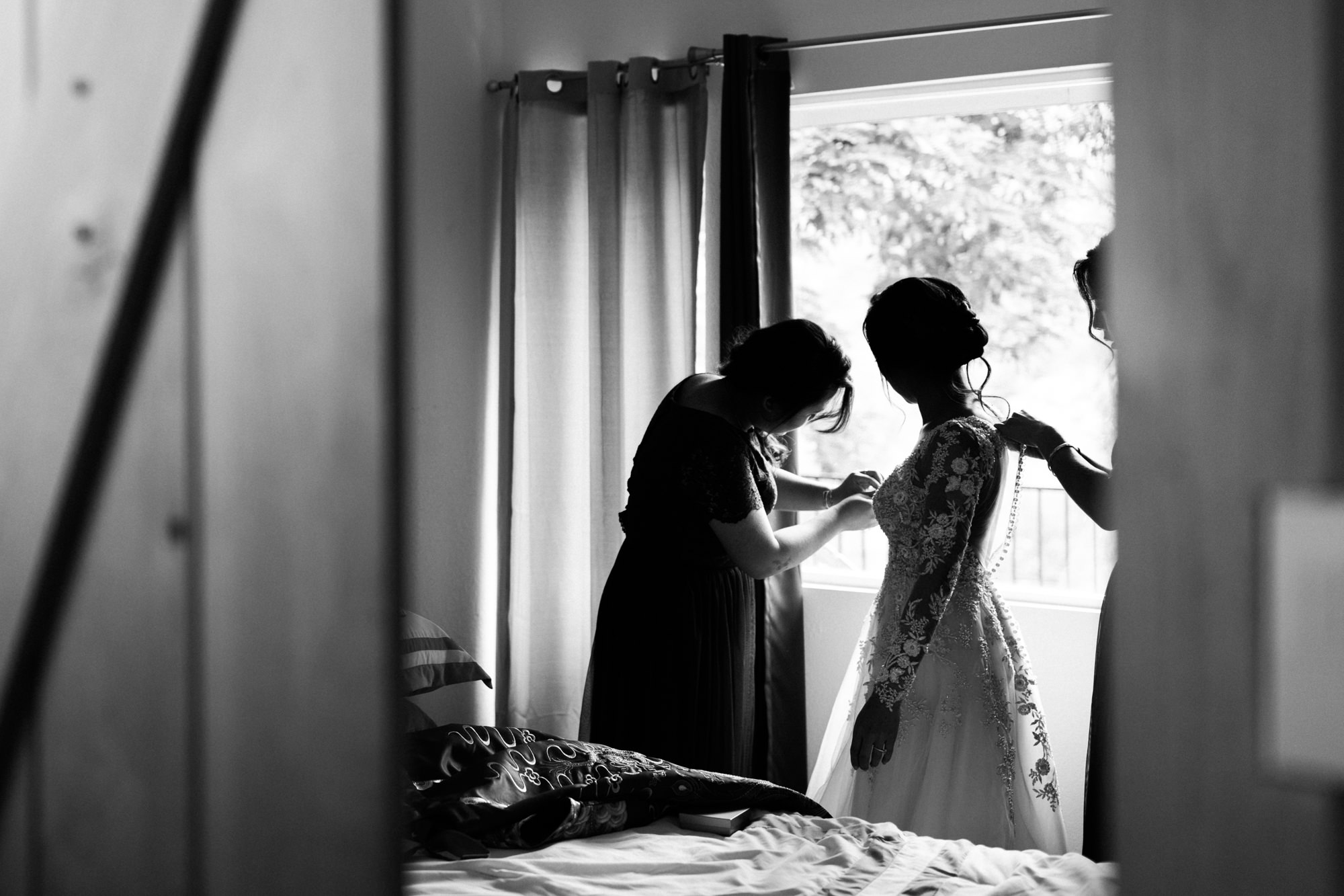 sequoia national park | foggy intimate wedding day in a giant forest | california adventure elopement photographer | the hearnes adventure photography | www.thehearnes.com