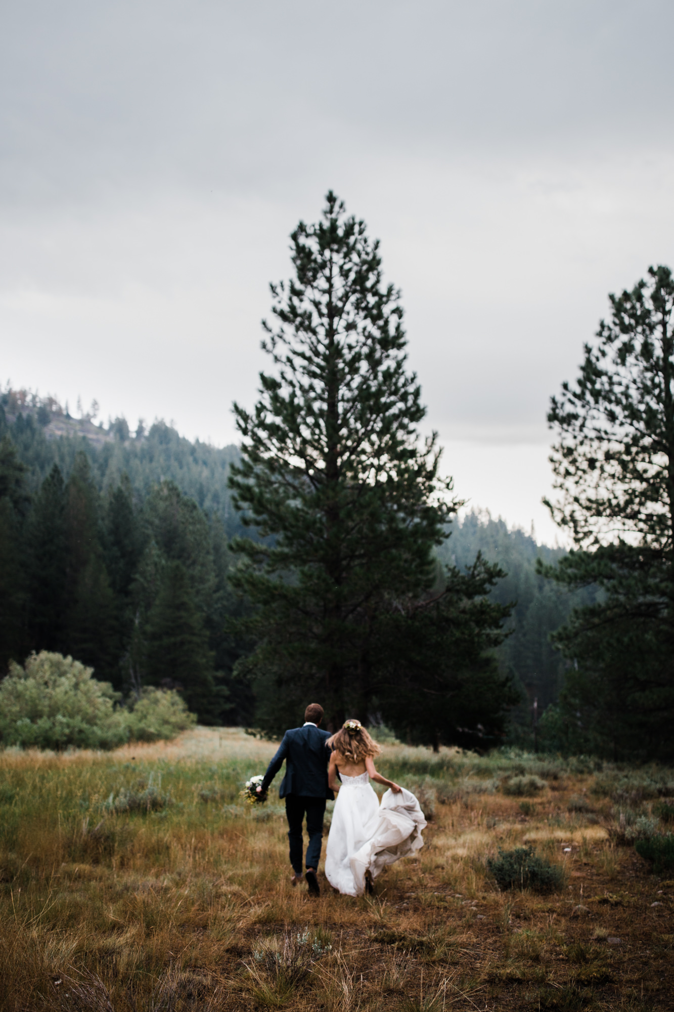 megan + zach's adventurous woodland wedding in truckee, california | romantic rainy wedding day inspiration | lake tahoe wedding photographer | www.thehearnes.com