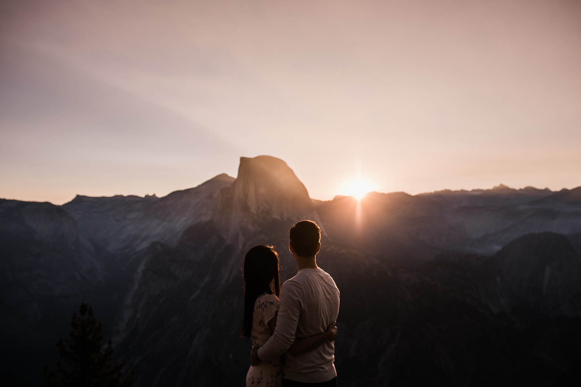 janet + paul's adventurous engagement session | glacier point, yosemite national park | destination elopement photographer | the hearnes adventure photography | www.thehearnes.com