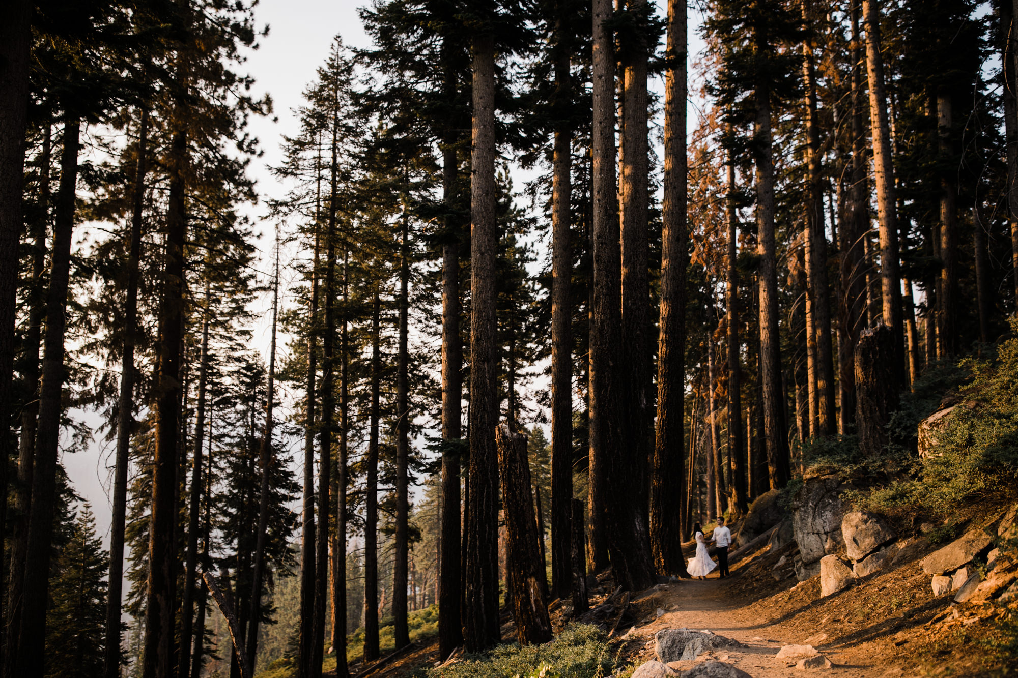 janet + paul's adventurous engagement session | glacier point, yosemite national park | destination elopement photographer | the hearnes adventure photography | www.thehearnes.com