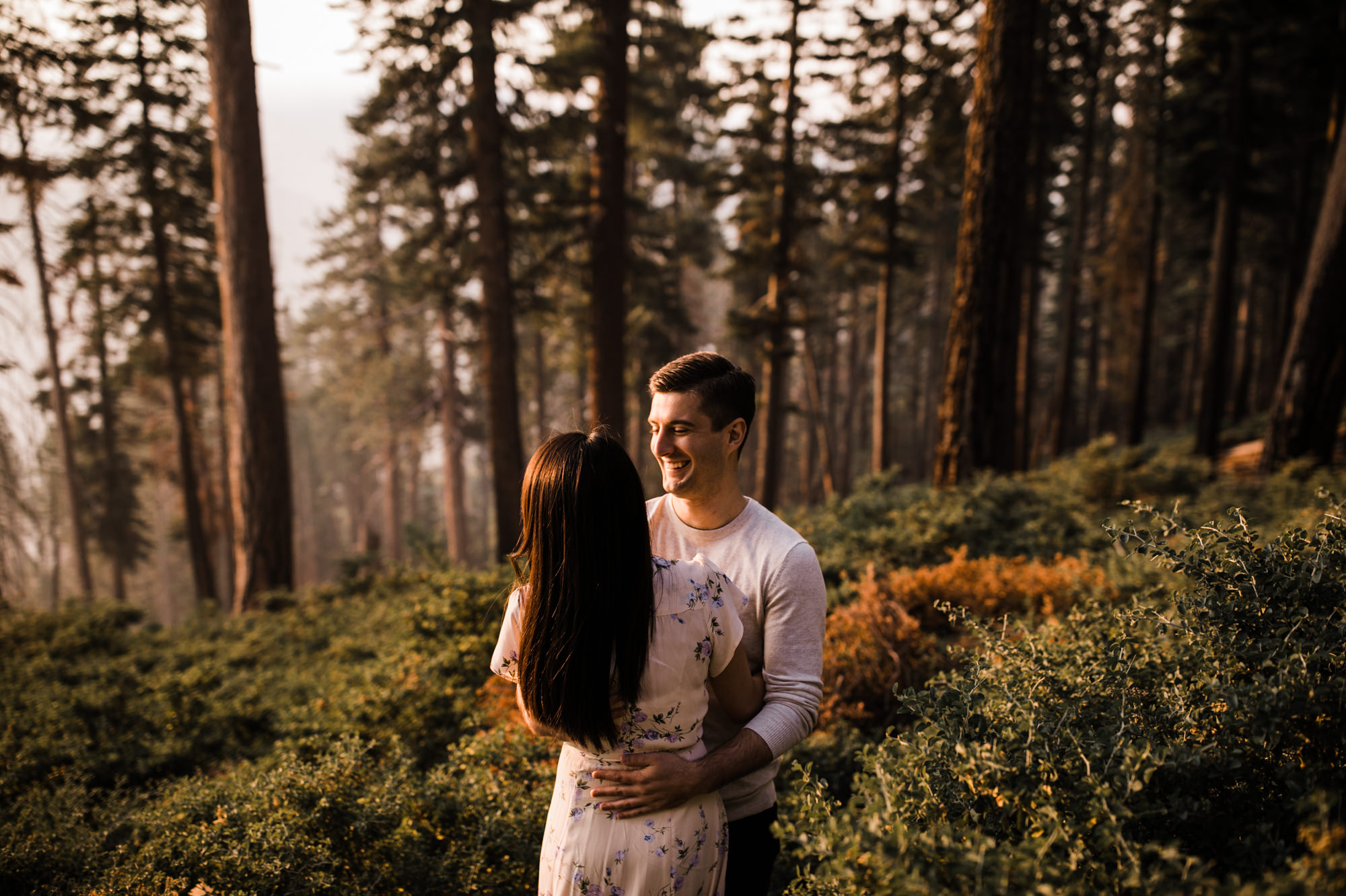 janet + paul's adventurous engagement session | glacier point, yosemite national park | destination elopement photographer | the hearnes adventure photography | www.thehearnes.com