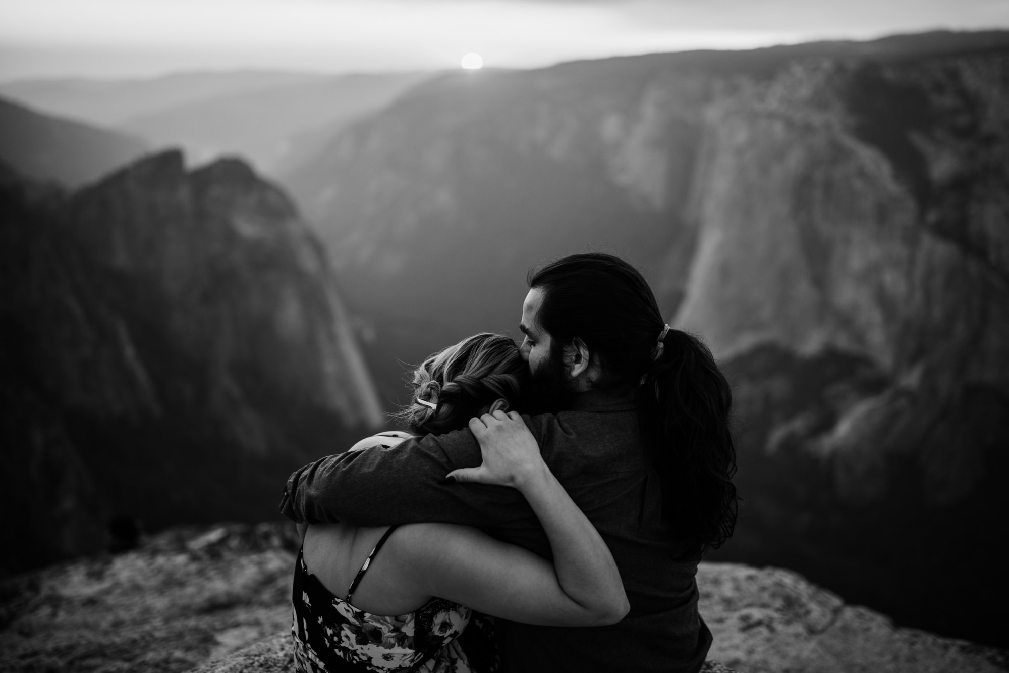 stephany + anthony's adventurous engagement session | taft point, yosemite national park | destination elopement photographer | the hearnes adventure photography | www.thehearnes.com