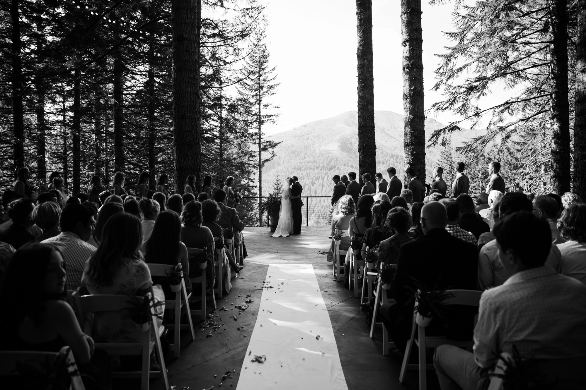 jena + kyler's treehouse wedding | outdoor reception under the stars | washington adventure wedding photographer | the hearnes adventure wedding photography | www.thehearnes.com