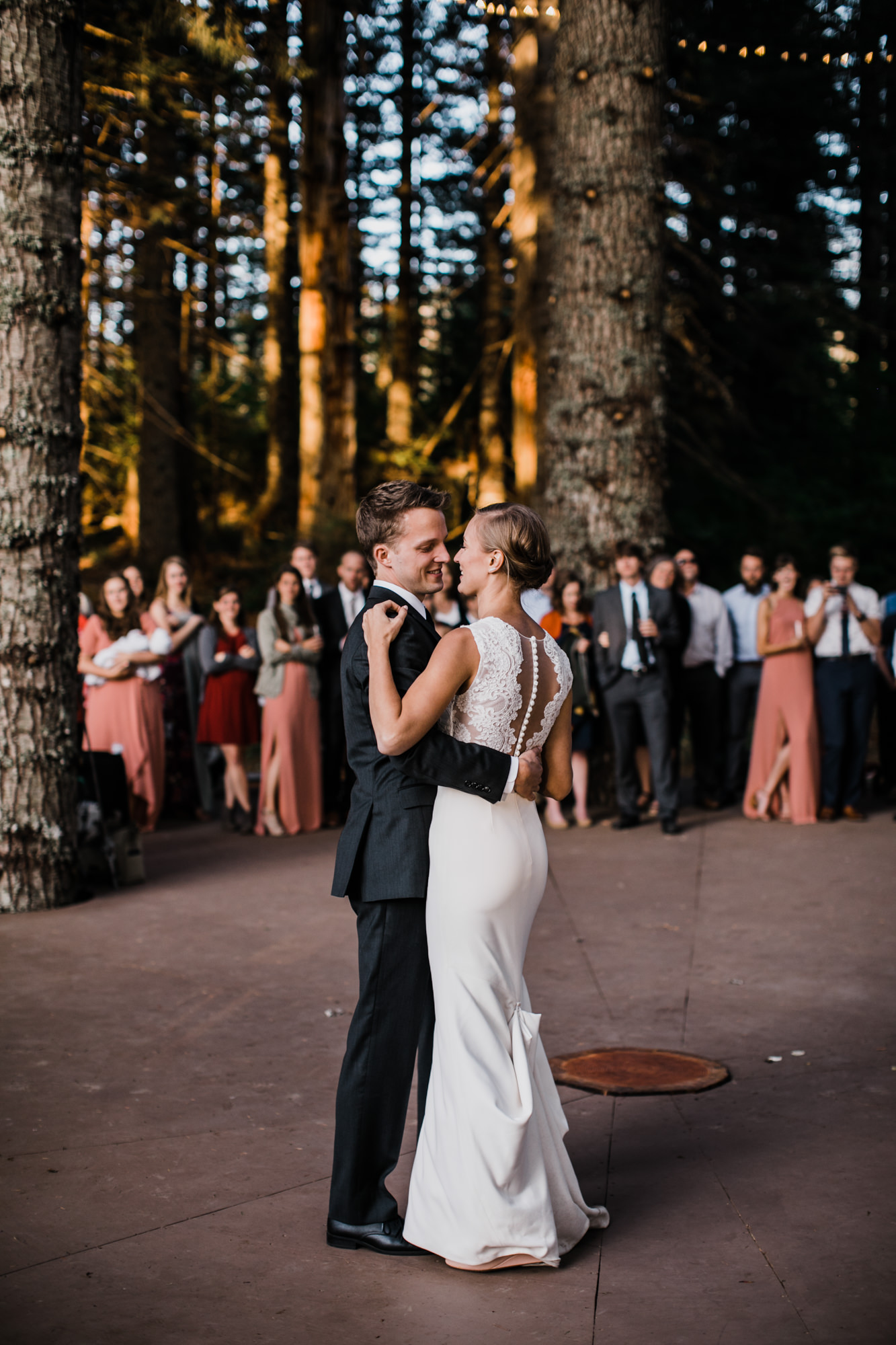 jena + kyler's treehouse wedding | outdoor reception under the stars | washington adventure wedding photographer | the hearnes adventure wedding photography | www.thehearnes.com