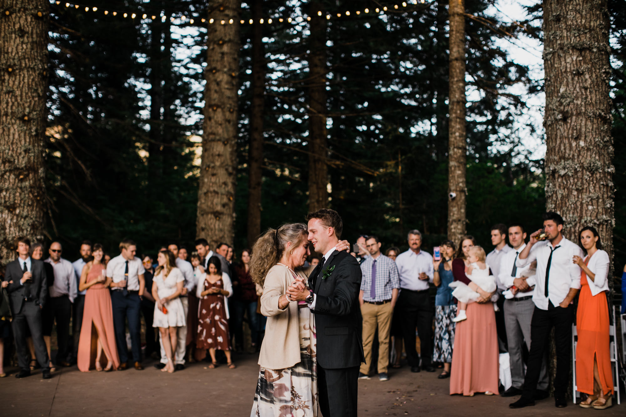 jena + kyler's treehouse wedding | outdoor reception under the stars | washington adventure wedding photographer | the hearnes adventure wedding photography | www.thehearnes.com