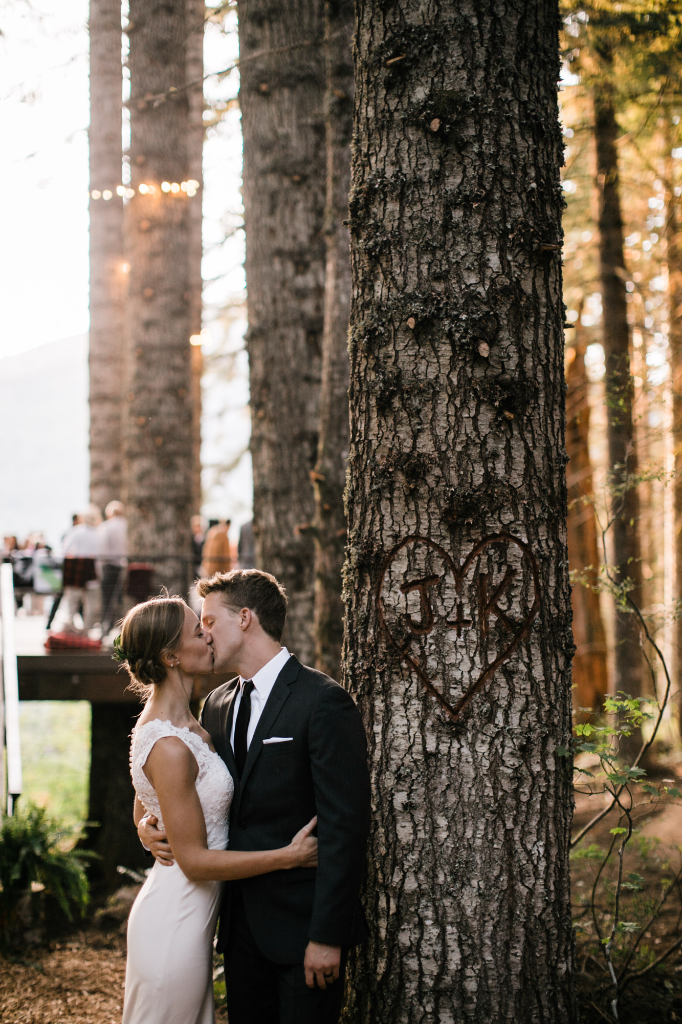 jena + kyler's treehouse wedding | outdoor reception under the stars | washington adventure wedding photographer | the hearnes adventure wedding photography | www.thehearnes.com