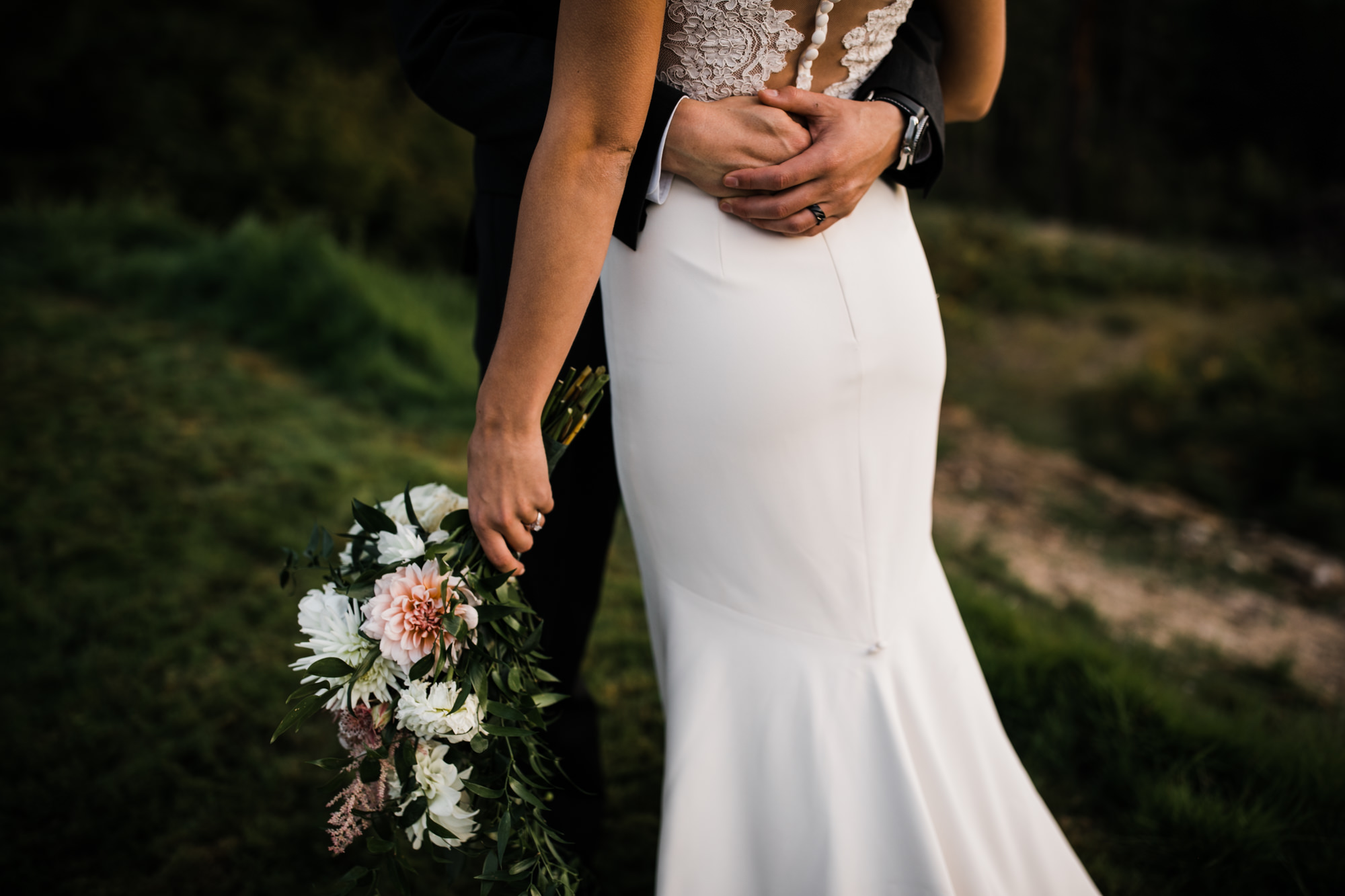 jena + kyler's treehouse wedding | outdoor reception under the stars | washington adventure wedding photographer | the hearnes adventure wedding photography | www.thehearnes.com