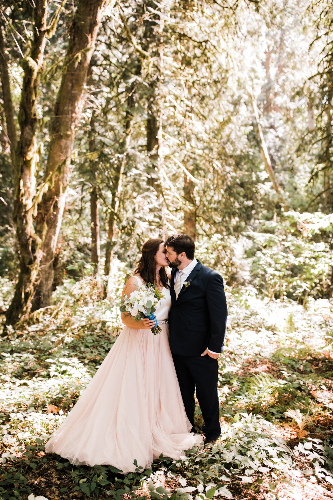 kati + joe's riverside wedding | adeline farms in woodland, washington | washington adventure wedding photographer | the hearnes adventure photography | www.thehearnes.com