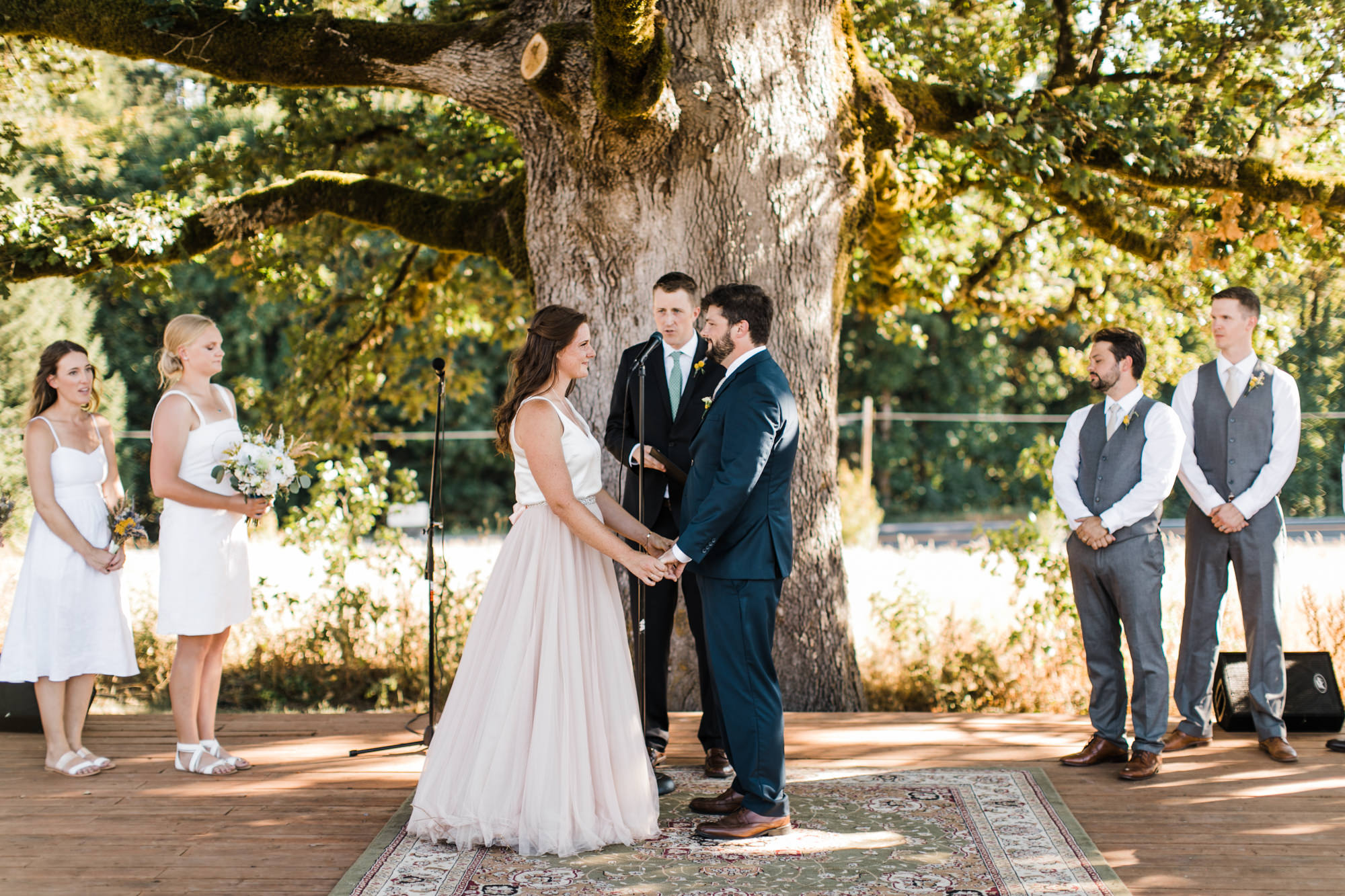 kati + joe's riverside wedding | adeline farms in woodland, washington | washington adventure wedding photographer | the hearnes adventure photography | www.thehearnes.com