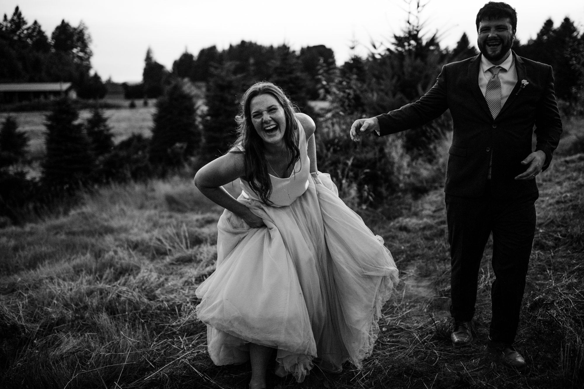 kati + joe's riverside wedding | adeline farms in woodland, washington | washington adventure wedding photographer | the hearnes adventure photography | www.thehearnes.com