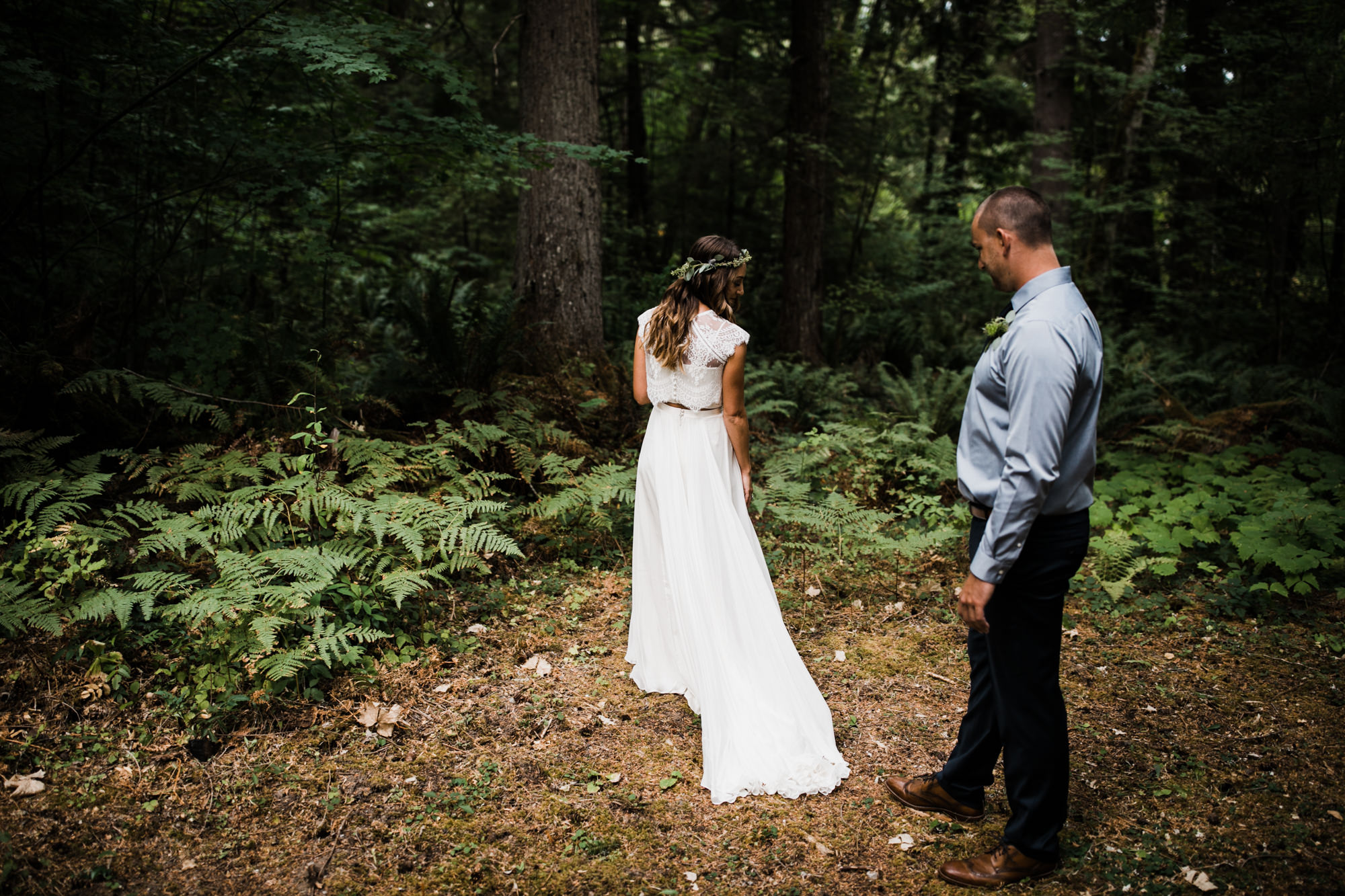 erin + ryan's intimate wedding in mount rainier national park | washington adventure elopement photographer | BHLDN adventurous mountain bride | the hearnes adventure photography | www.thehearnes.com