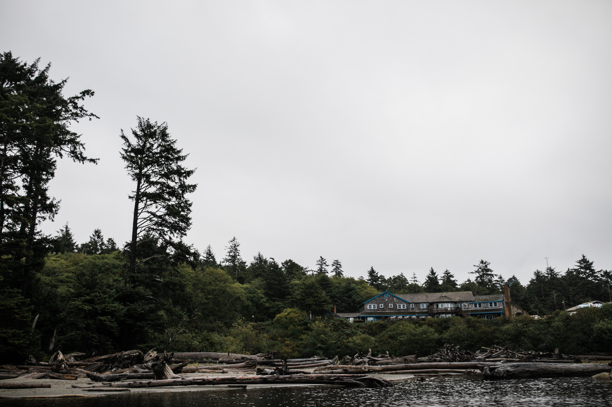 christina + dan's intimate wedding in olympic national park | kalaloch lodge + ruby beach elopement | washington wedding photographer | the hearnes adventure photography | www.thehearnes.com