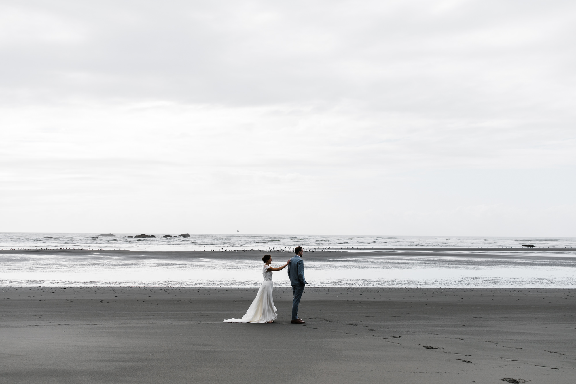 christina + dan's intimate wedding in olympic national park | kalaloch lodge + ruby beach elopement | washington wedding photographer | the hearnes adventure photography | www.thehearnes.com