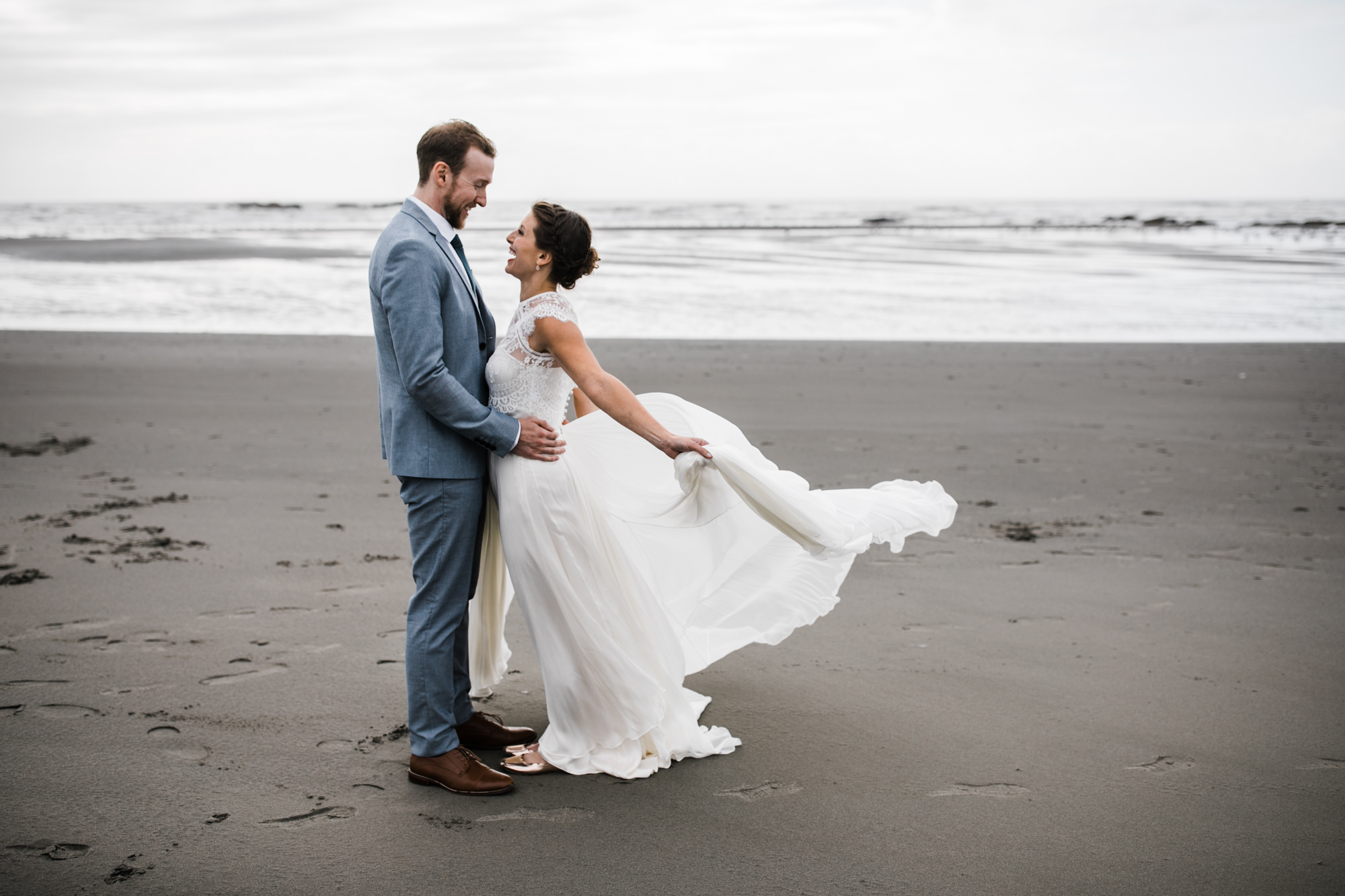 christina + dan's intimate wedding in olympic national park | kalaloch lodge + ruby beach elopement | washington wedding photographer | the hearnes adventure photography | www.thehearnes.com