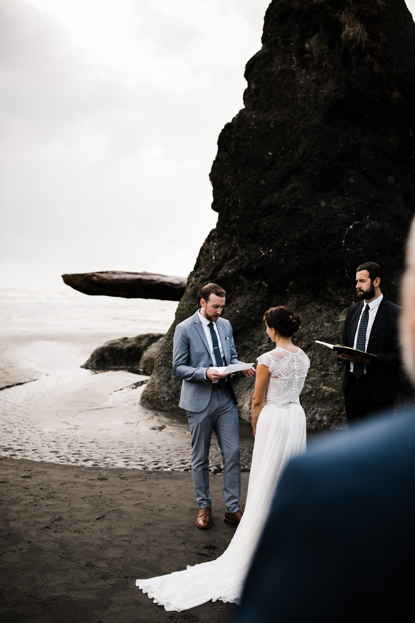 christina + dan's intimate wedding in olympic national park | kalaloch lodge + ruby beach elopement | washington wedding photographer | the hearnes adventure photography | www.thehearnes.com