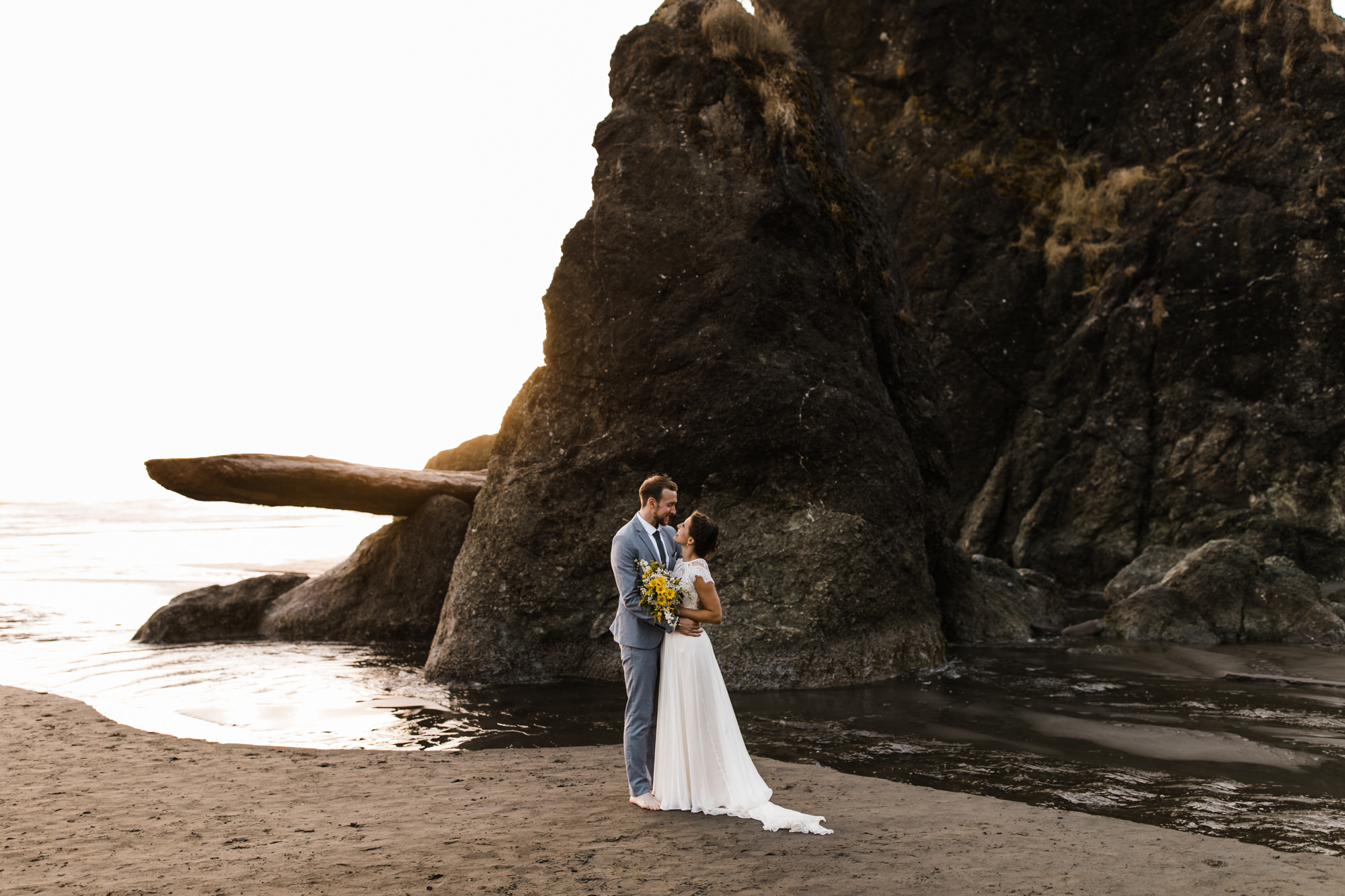 christina + dan's intimate wedding in olympic national park | kalaloch lodge + ruby beach elopement | washington wedding photographer | the hearnes adventure photography | www.thehearnes.com