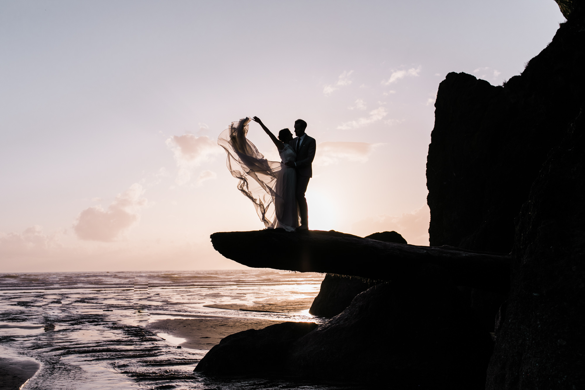 christina + dan's intimate wedding in olympic national park | kalaloch lodge + ruby beach elopement | washington wedding photographer | the hearnes adventure photography | www.thehearnes.com