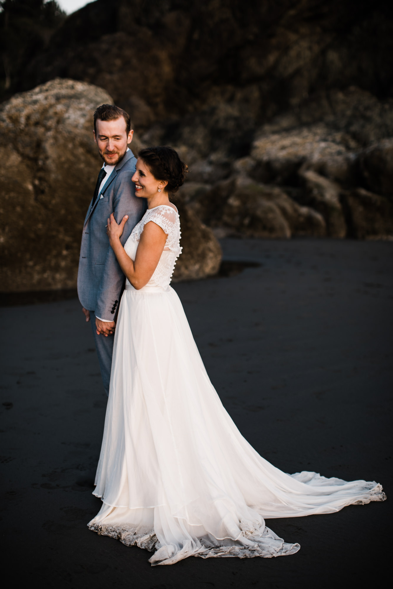 christina + dan's intimate wedding in olympic national park | kalaloch lodge + ruby beach elopement | washington wedding photographer | the hearnes adventure photography | www.thehearnes.com