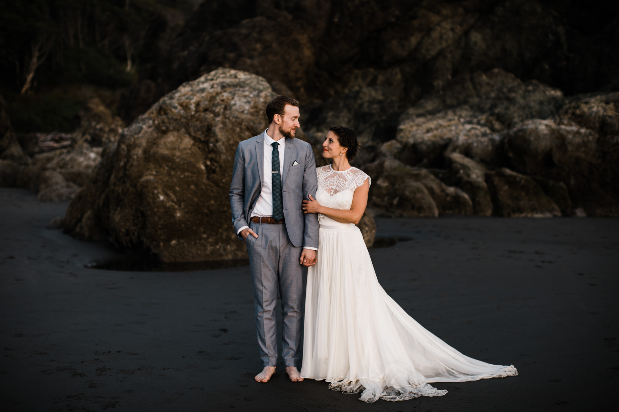 christina + dan's intimate wedding in olympic national park | kalaloch lodge + ruby beach elopement | washington wedding photographer | the hearnes adventure photography | www.thehearnes.com