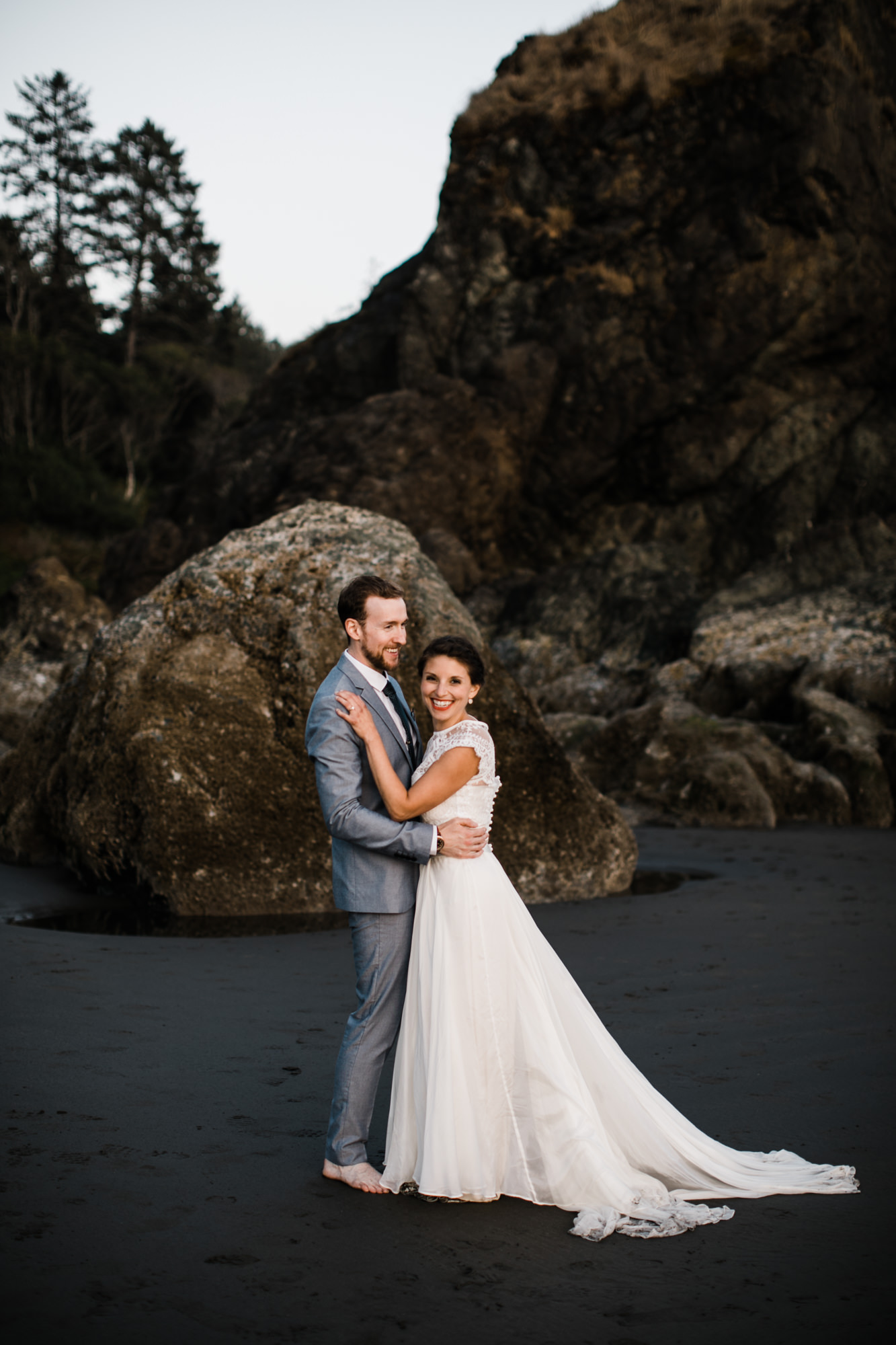 christina + dan's intimate wedding in olympic national park | kalaloch lodge + ruby beach elopement | washington wedding photographer | the hearnes adventure photography | www.thehearnes.com