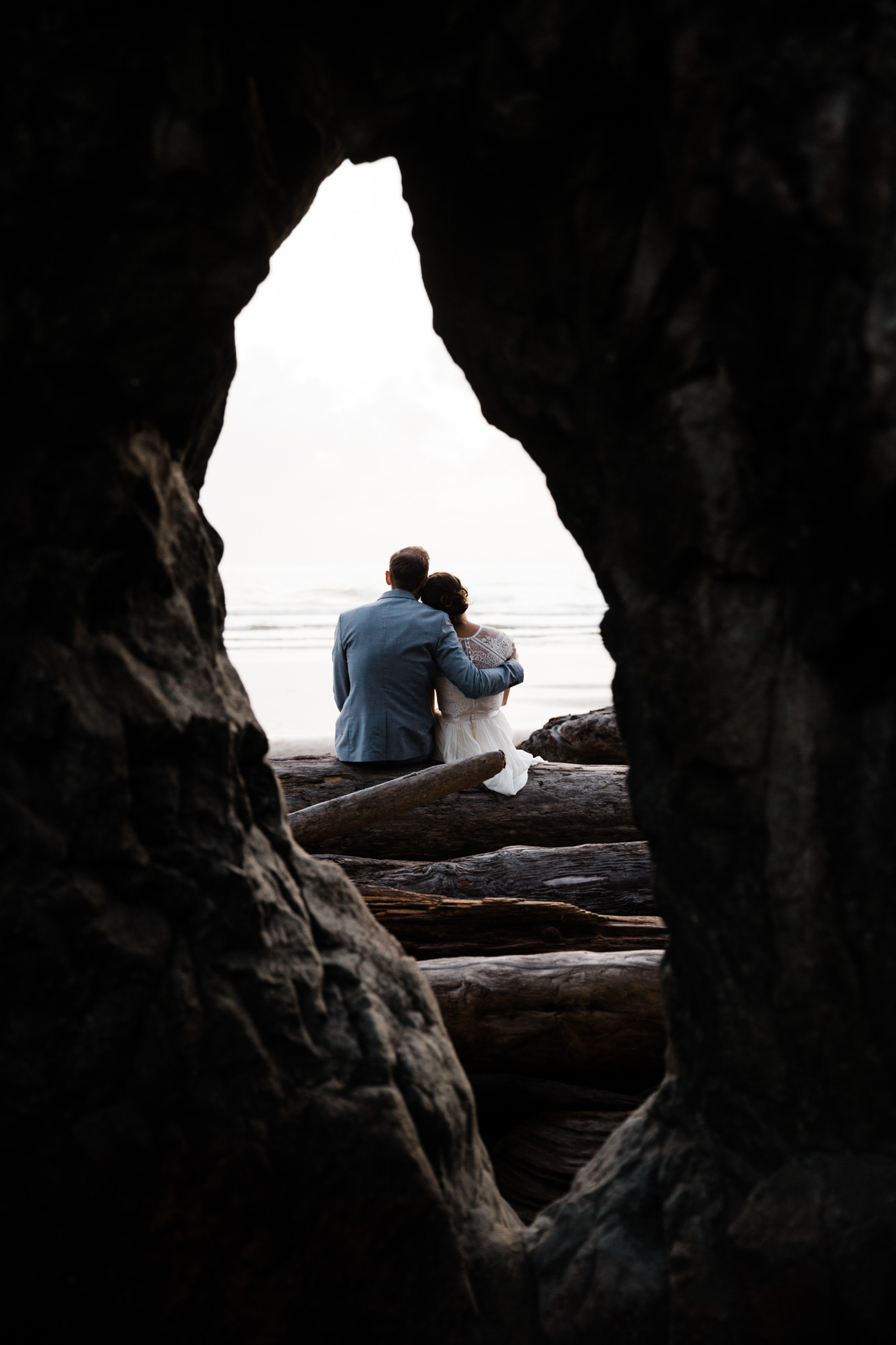 christina + dan's intimate wedding in olympic national park | kalaloch lodge + ruby beach elopement | washington wedding photographer | the hearnes adventure photography | www.thehearnes.com