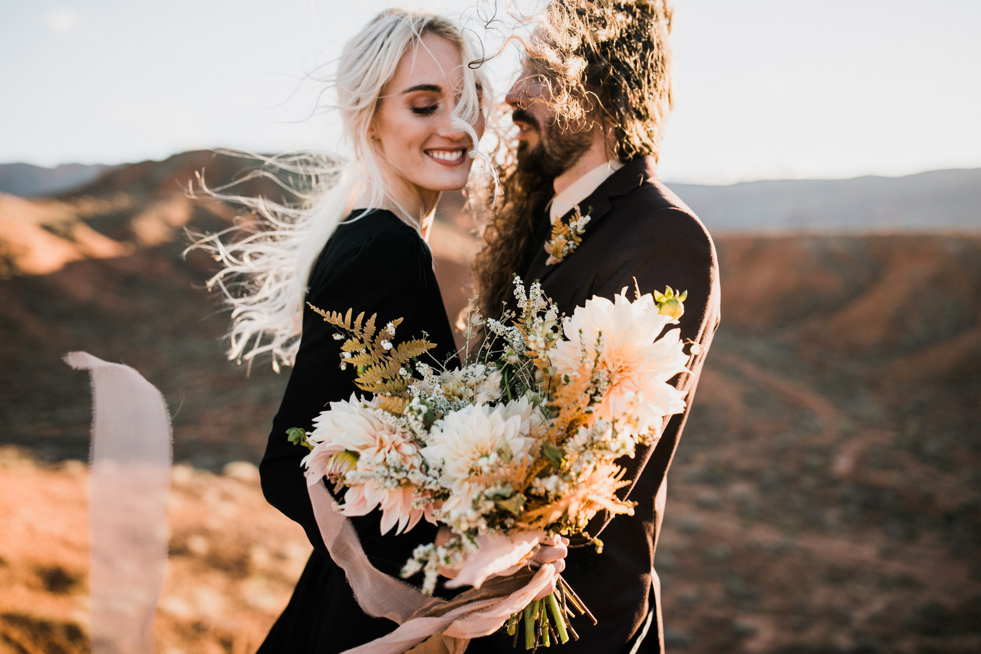 Moab desert elopement inspiration | moab, utah intimate wedding and elopement photographer | the hearnes adventure photography | www.thehearnes.com