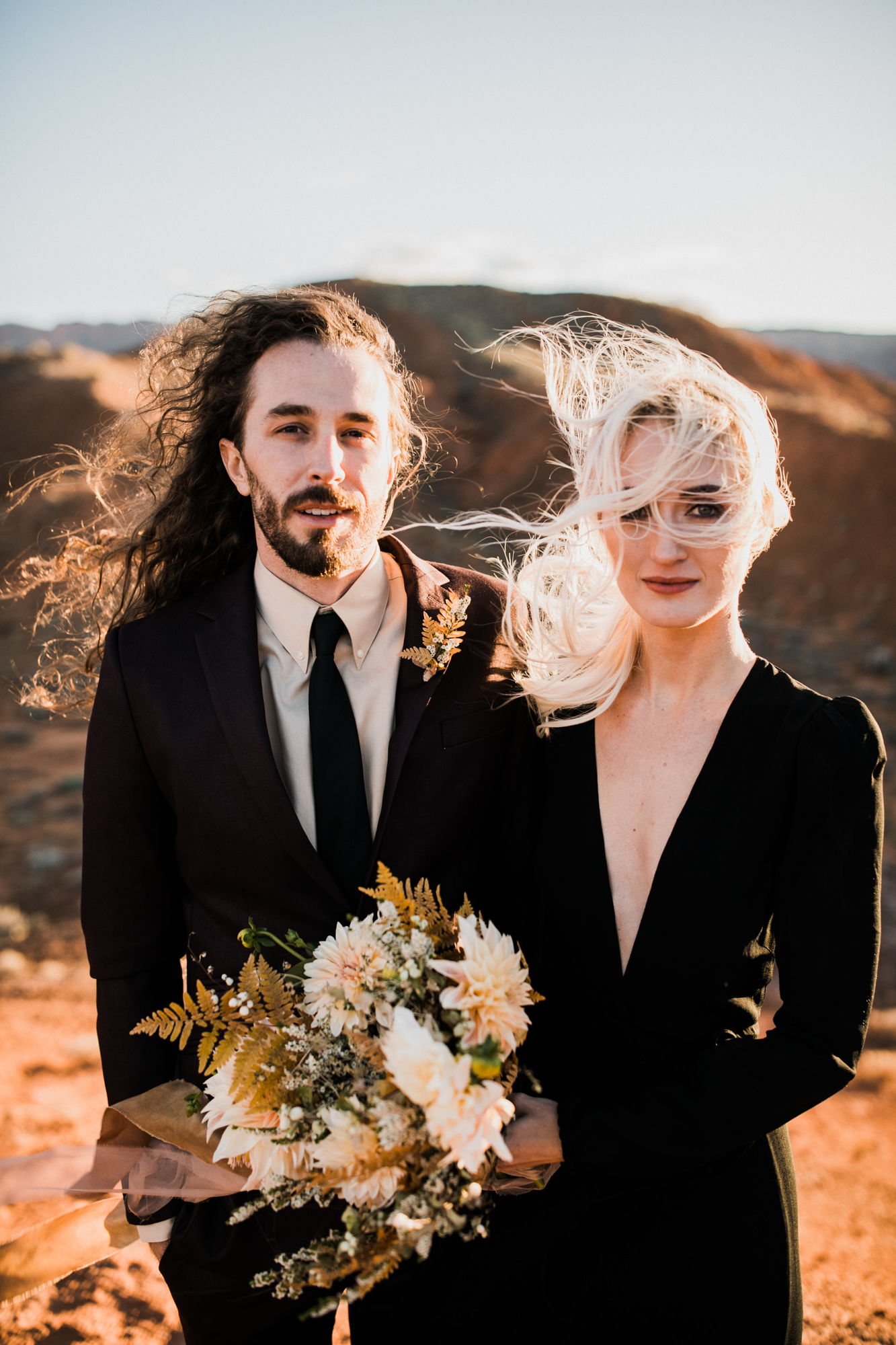 Moab desert elopement inspiration | moab, utah intimate wedding and elopement photographer | the hearnes adventure photography | www.thehearnes.com