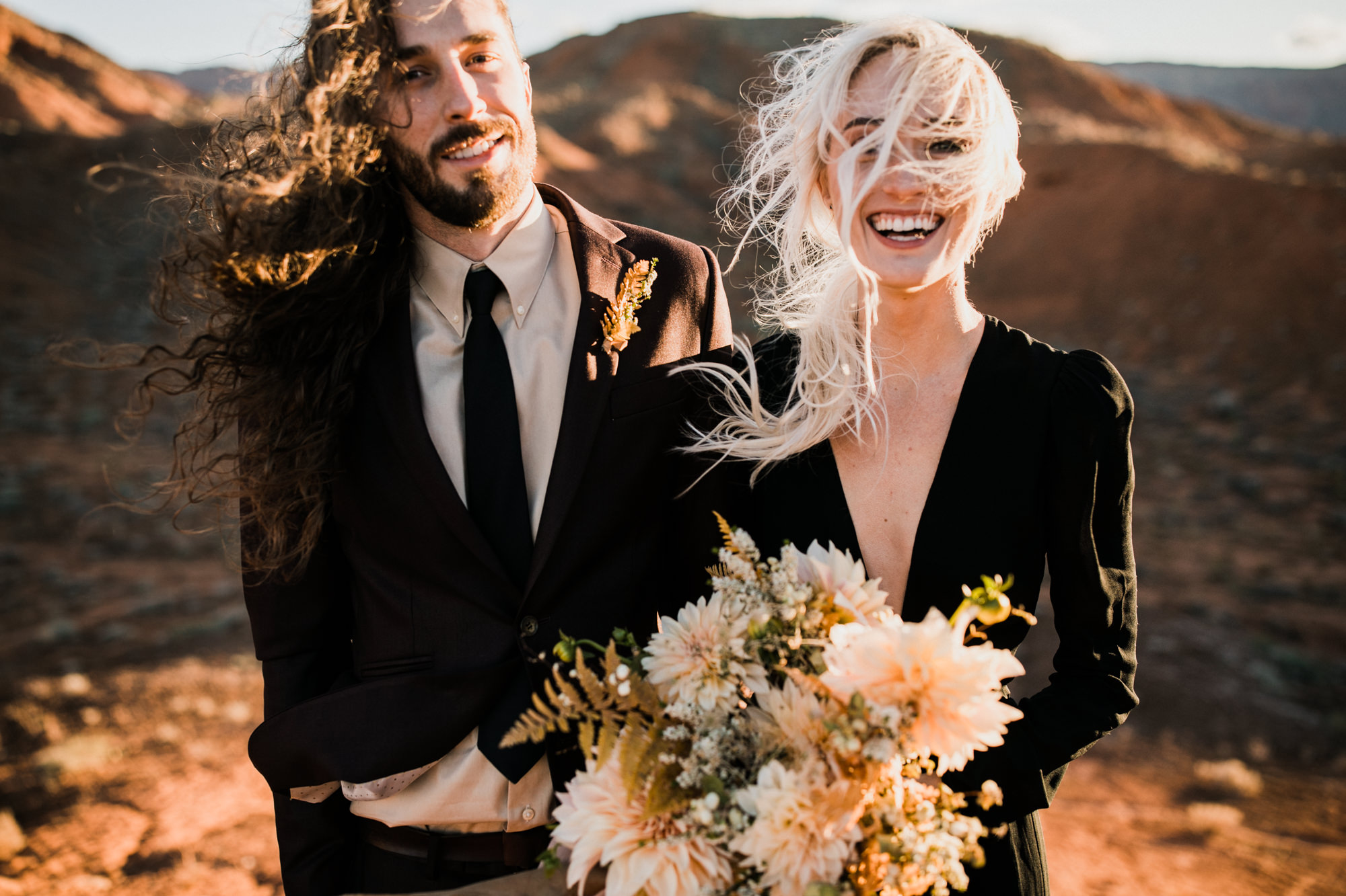 Moab desert elopement inspiration | moab, utah intimate wedding and elopement photographer | the hearnes adventure photography | www.thehearnes.com