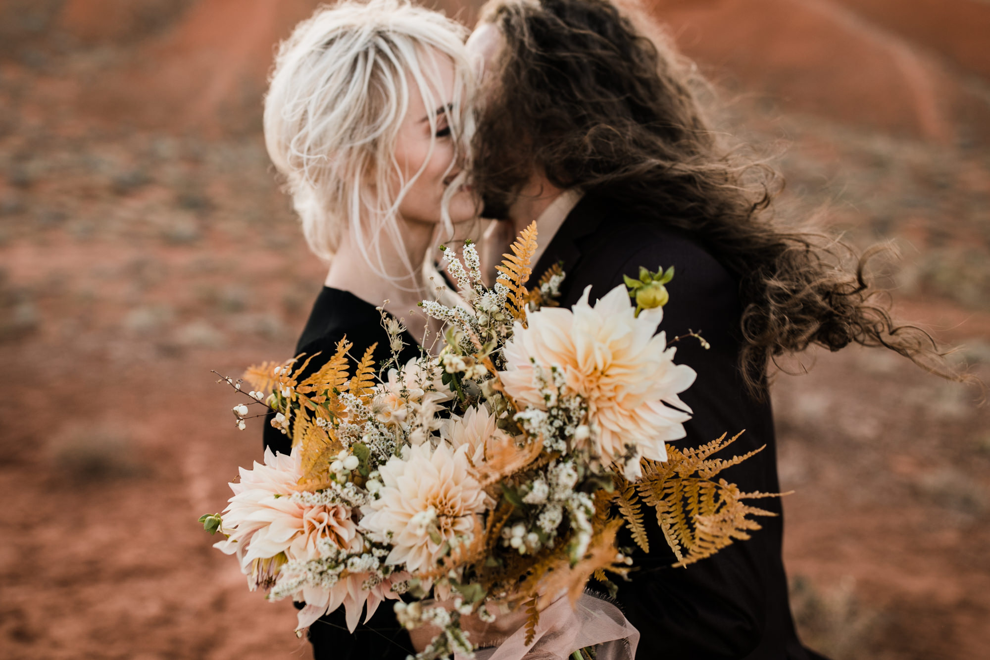 Moab desert elopement inspiration | moab, utah intimate wedding and elopement photographer | the hearnes adventure photography | www.thehearnes.com