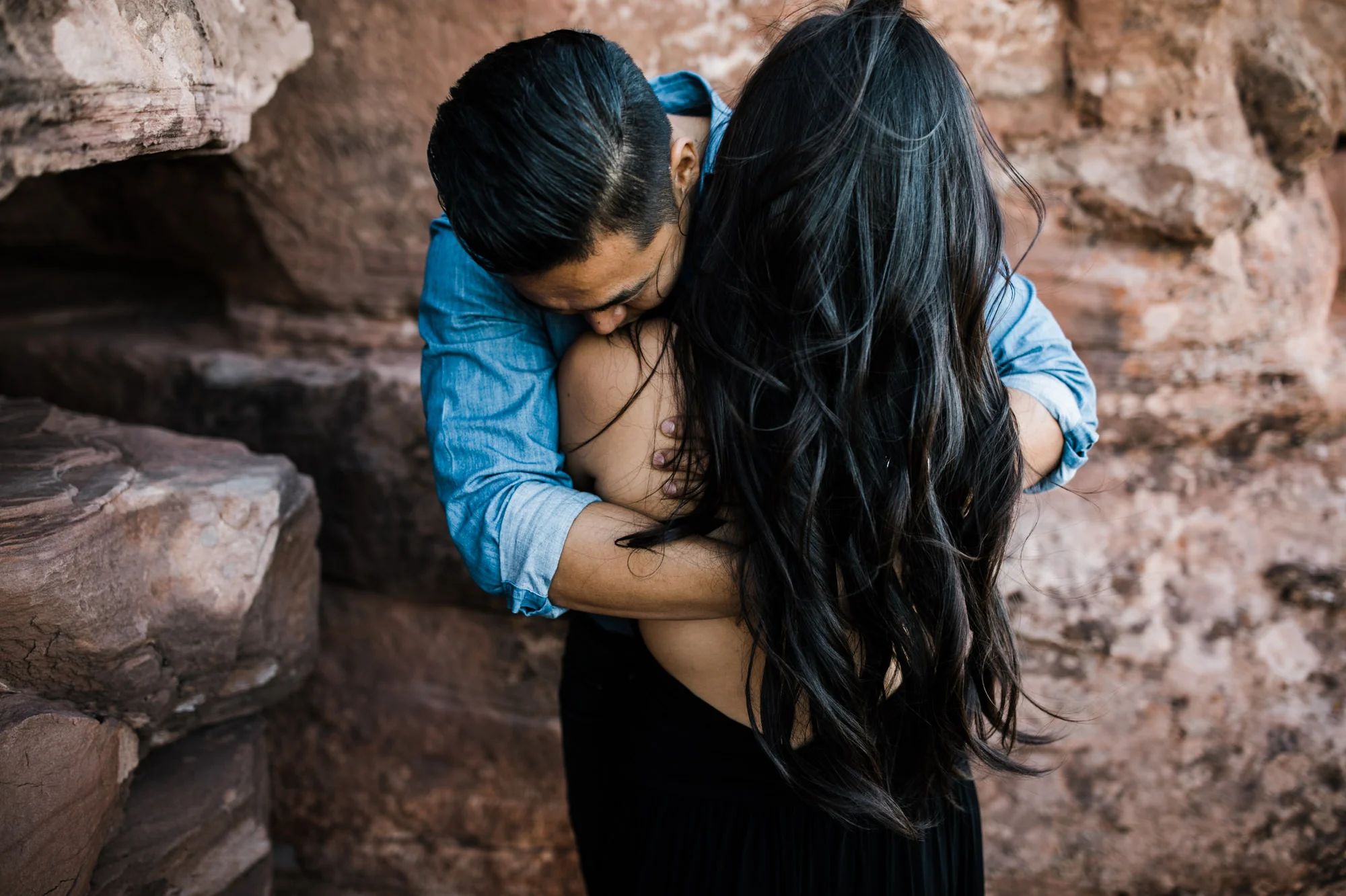 TAMI + ETHAN'S ADVENTUROUS DESERT ENGAGEMENT SESSION | DEAD HORSE POINT STATE PARK | UTAH ELOPEMENT PHOTOGRAPHER | the hearnes adventure photography | www.thehearnes.com