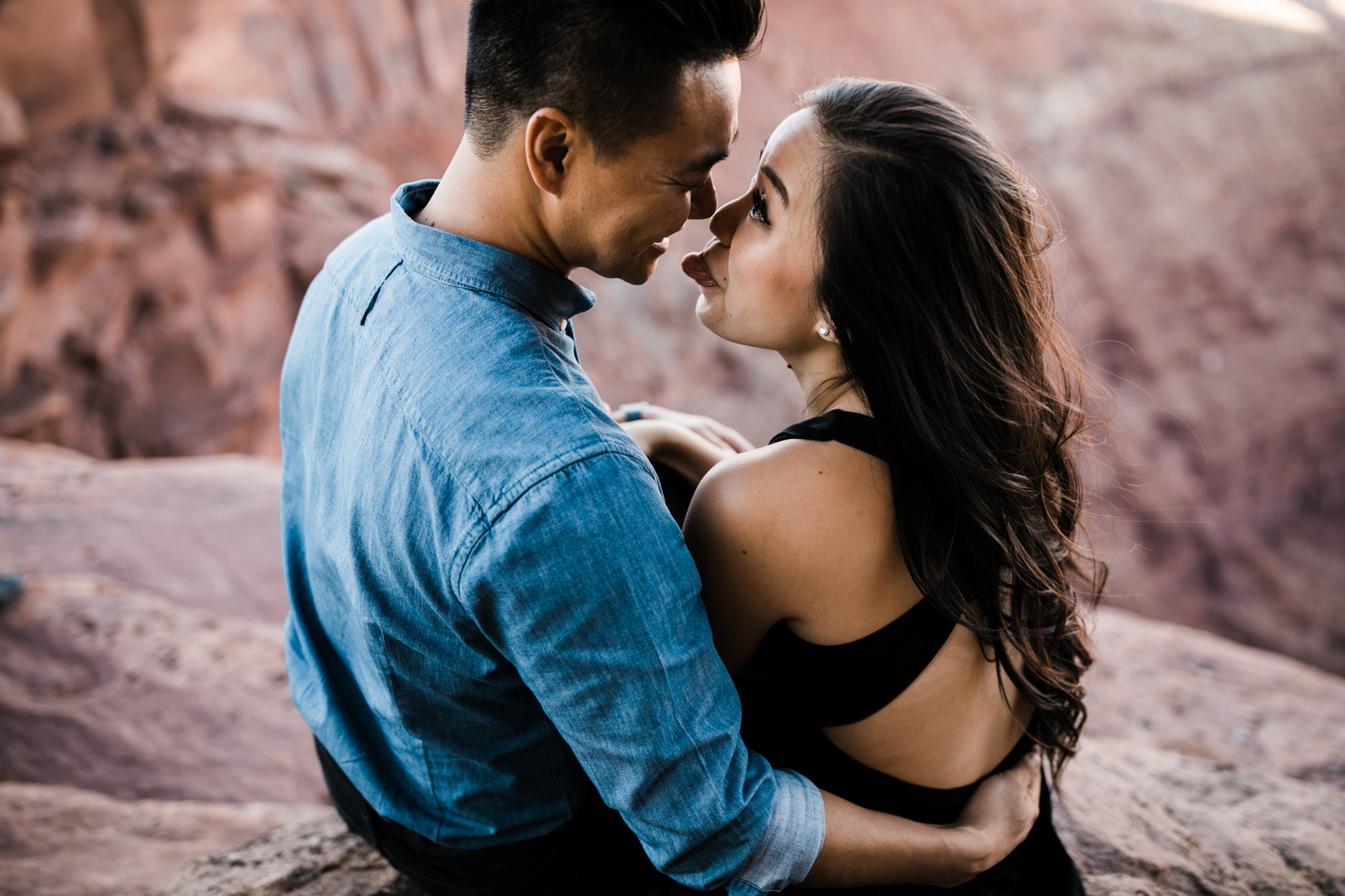 TAMI + ETHAN'S ADVENTUROUS DESERT ENGAGEMENT SESSION | DEAD HORSE POINT STATE PARK | UTAH ELOPEMENT PHOTOGRAPHER | the hearnes adventure photography | www.thehearnes.com