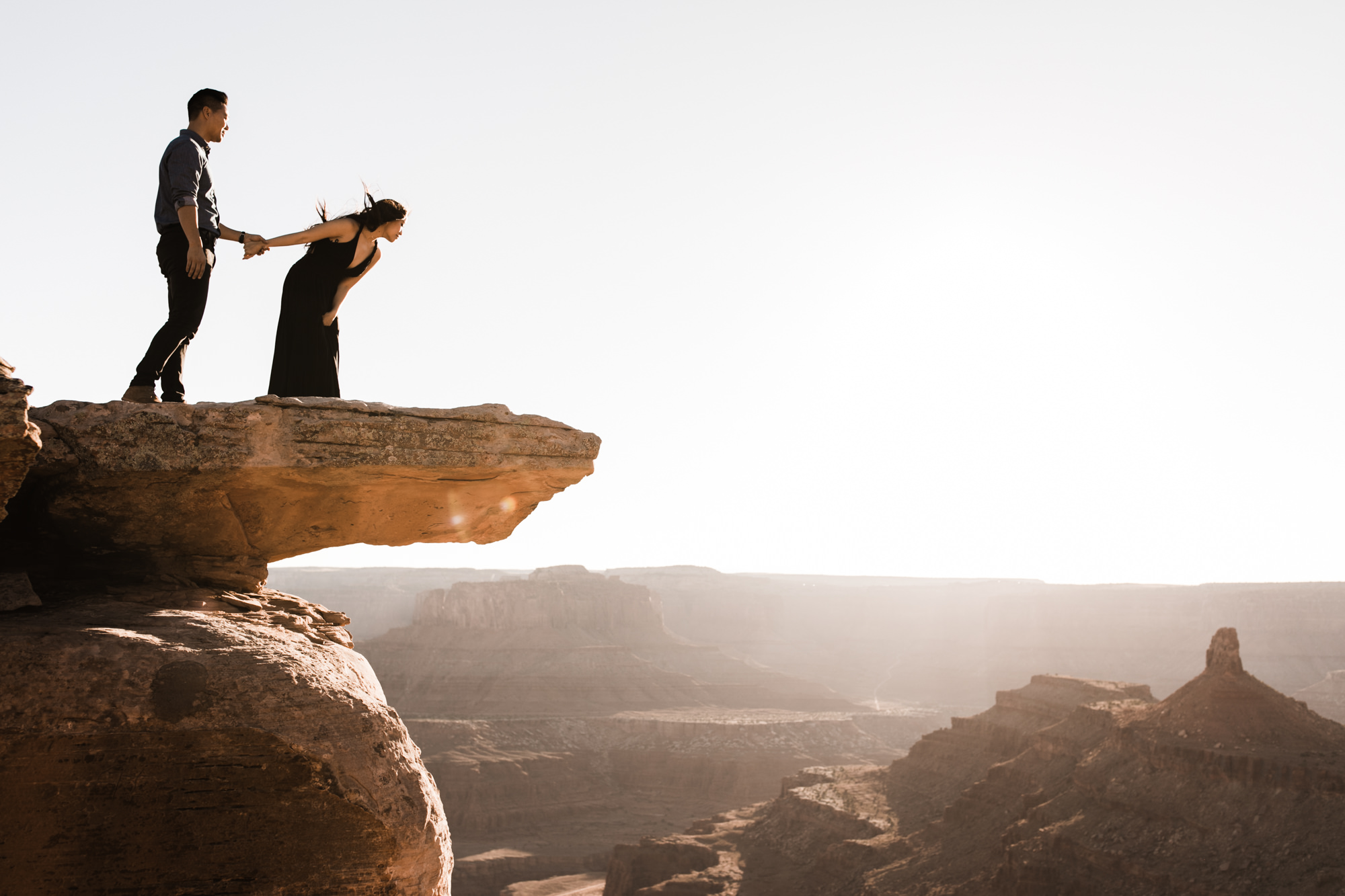 TAMI + ETHAN'S ADVENTUROUS DESERT ENGAGEMENT SESSION | DEAD HORSE POINT STATE PARK | UTAH ELOPEMENT PHOTOGRAPHER | the hearnes adventure photography | www.thehearnes.com