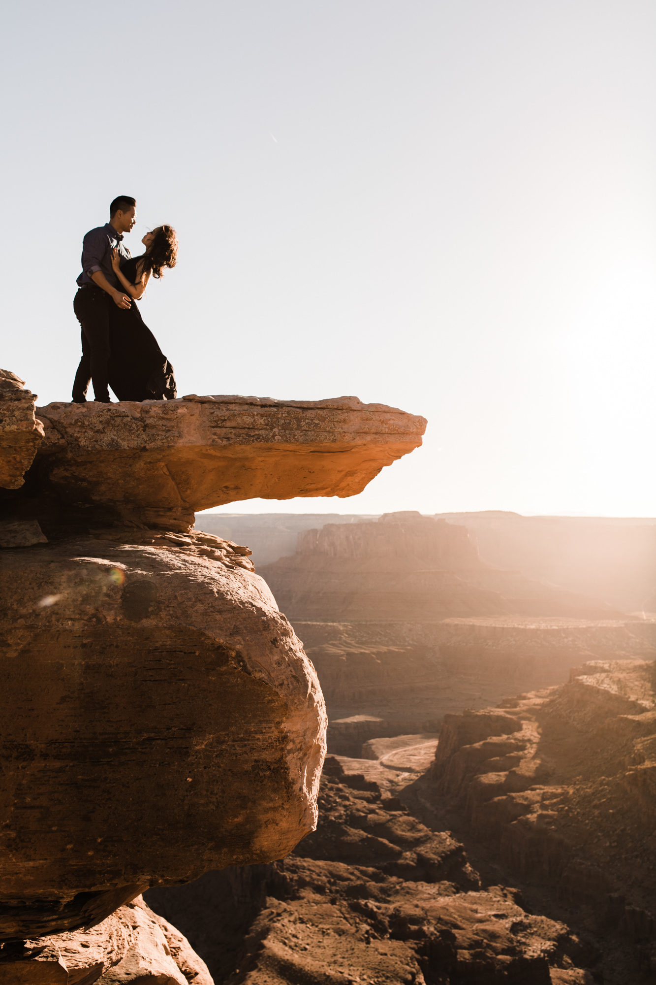 TAMI + ETHAN'S ADVENTUROUS DESERT ENGAGEMENT SESSION | DEAD HORSE POINT STATE PARK | UTAH ELOPEMENT PHOTOGRAPHER | the hearnes adventure photography | www.thehearnes.com