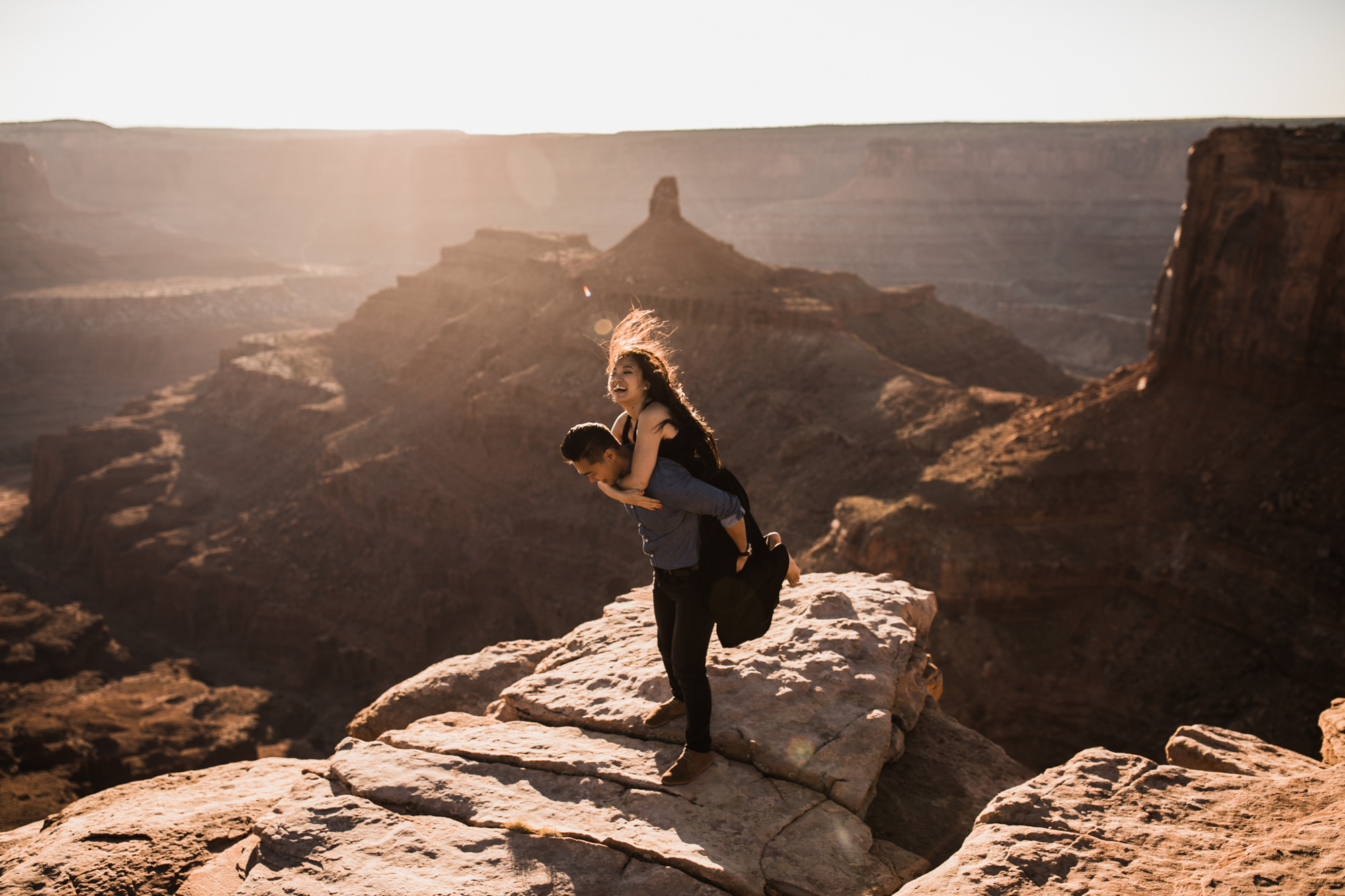 TAMI + ETHAN'S ADVENTUROUS DESERT ENGAGEMENT SESSION | DEAD HORSE POINT STATE PARK | UTAH ELOPEMENT PHOTOGRAPHER | the hearnes adventure photography | www.thehearnes.com