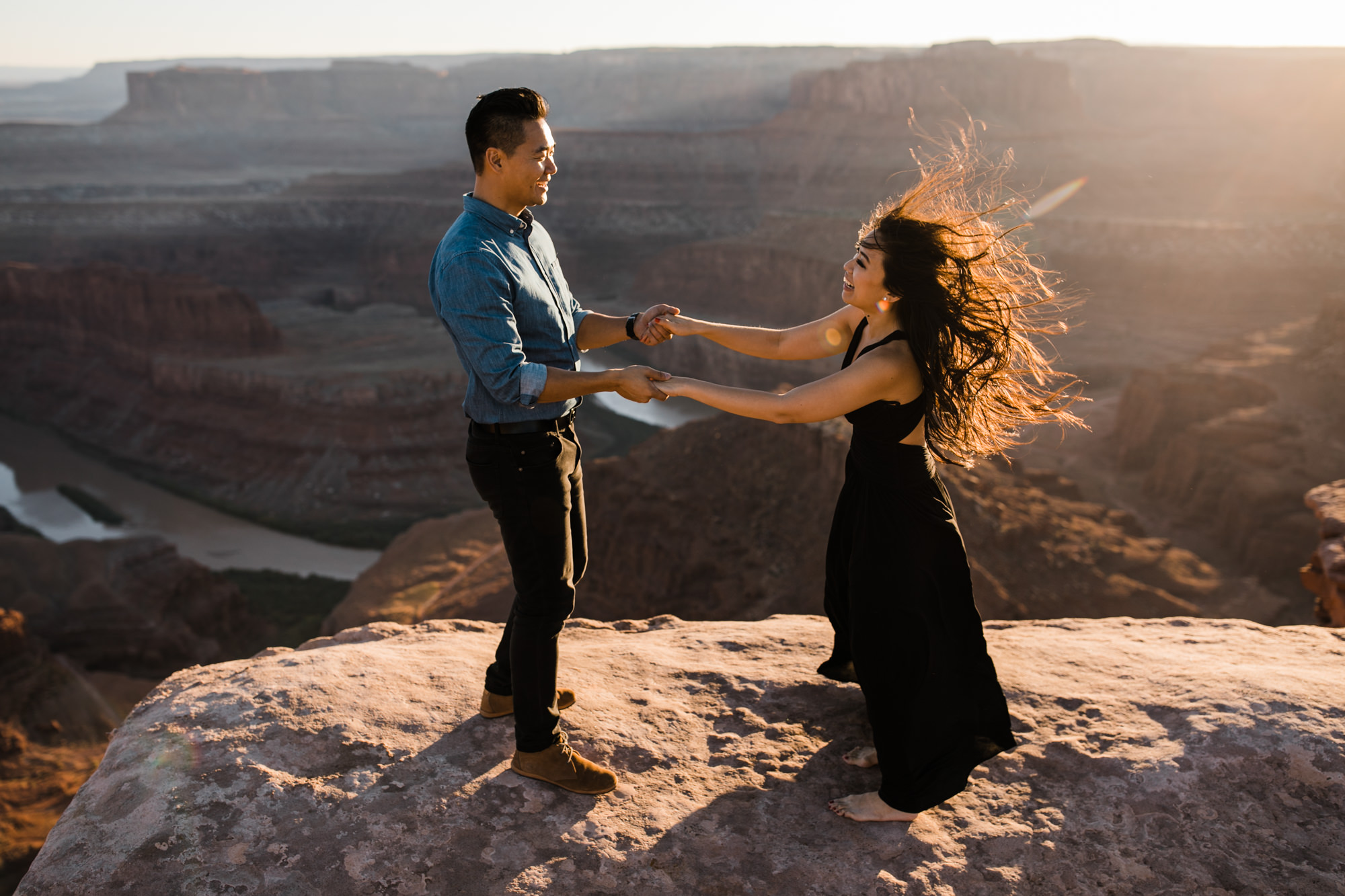 TAMI + ETHAN'S ADVENTUROUS DESERT ENGAGEMENT SESSION | DEAD HORSE POINT STATE PARK | UTAH ELOPEMENT PHOTOGRAPHER | the hearnes adventure photography | www.thehearnes.com