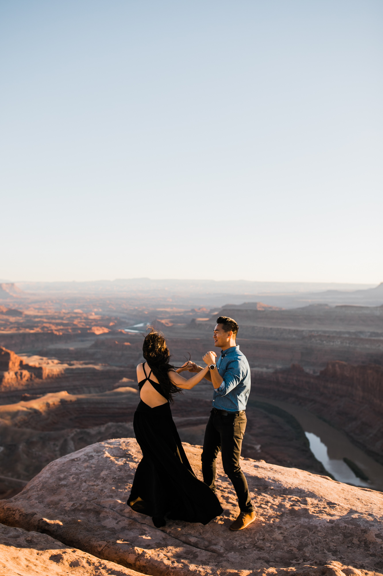 TAMI + ETHAN'S ADVENTUROUS DESERT ENGAGEMENT SESSION | DEAD HORSE POINT STATE PARK | UTAH ELOPEMENT PHOTOGRAPHER | the hearnes adventure photography | www.thehearnes.com