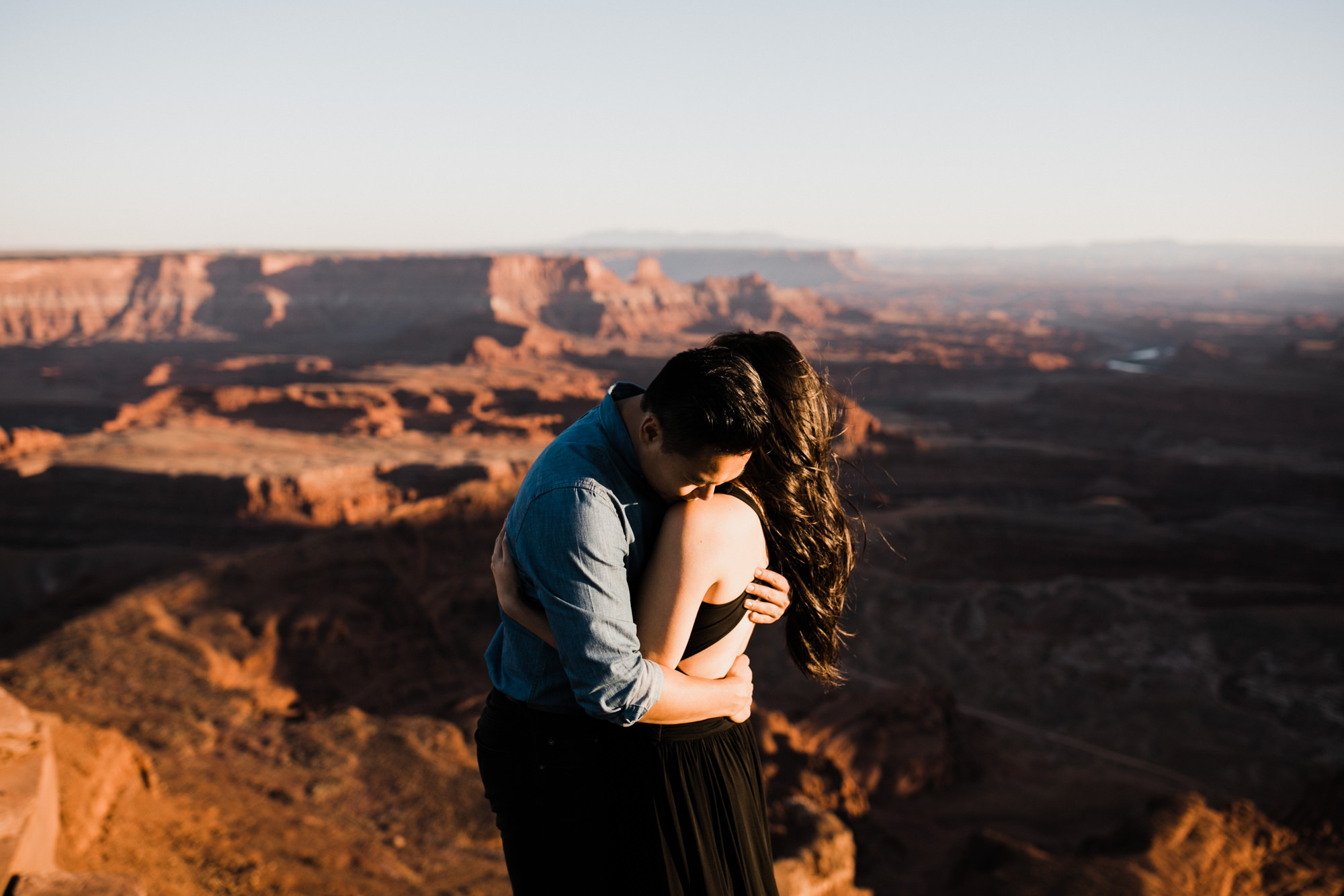 TAMI + ETHAN'S ADVENTUROUS DESERT ENGAGEMENT SESSION | DEAD HORSE POINT STATE PARK | UTAH ELOPEMENT PHOTOGRAPHER | the hearnes adventure photography | www.thehearnes.com