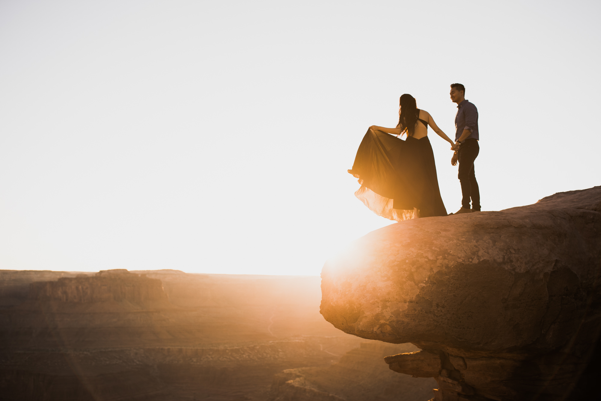 TAMI + ETHAN'S ADVENTUROUS DESERT ENGAGEMENT SESSION | DEAD HORSE POINT STATE PARK | UTAH ELOPEMENT PHOTOGRAPHER | the hearnes adventure photography | www.thehearnes.com